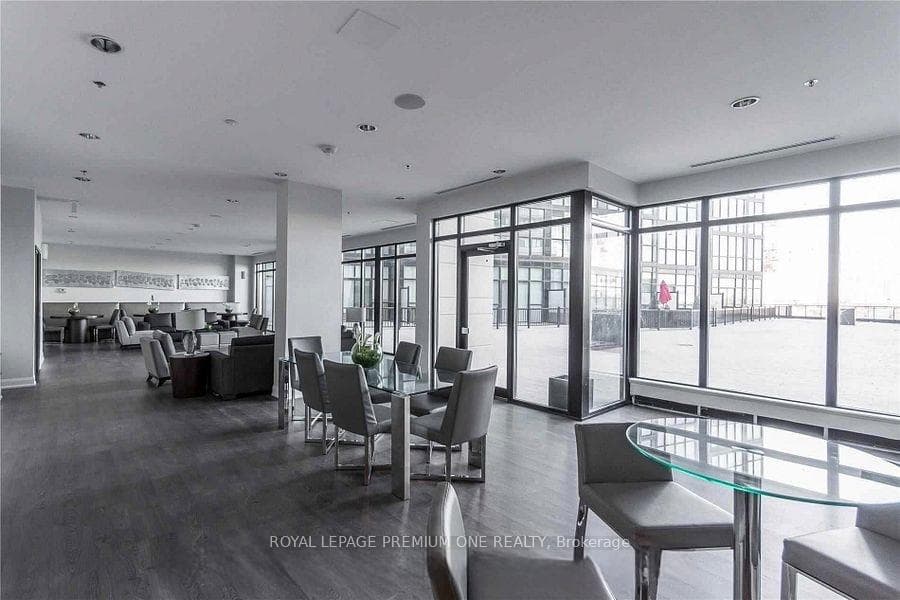 2908 Highway 7 Road Unit 901 photo 39