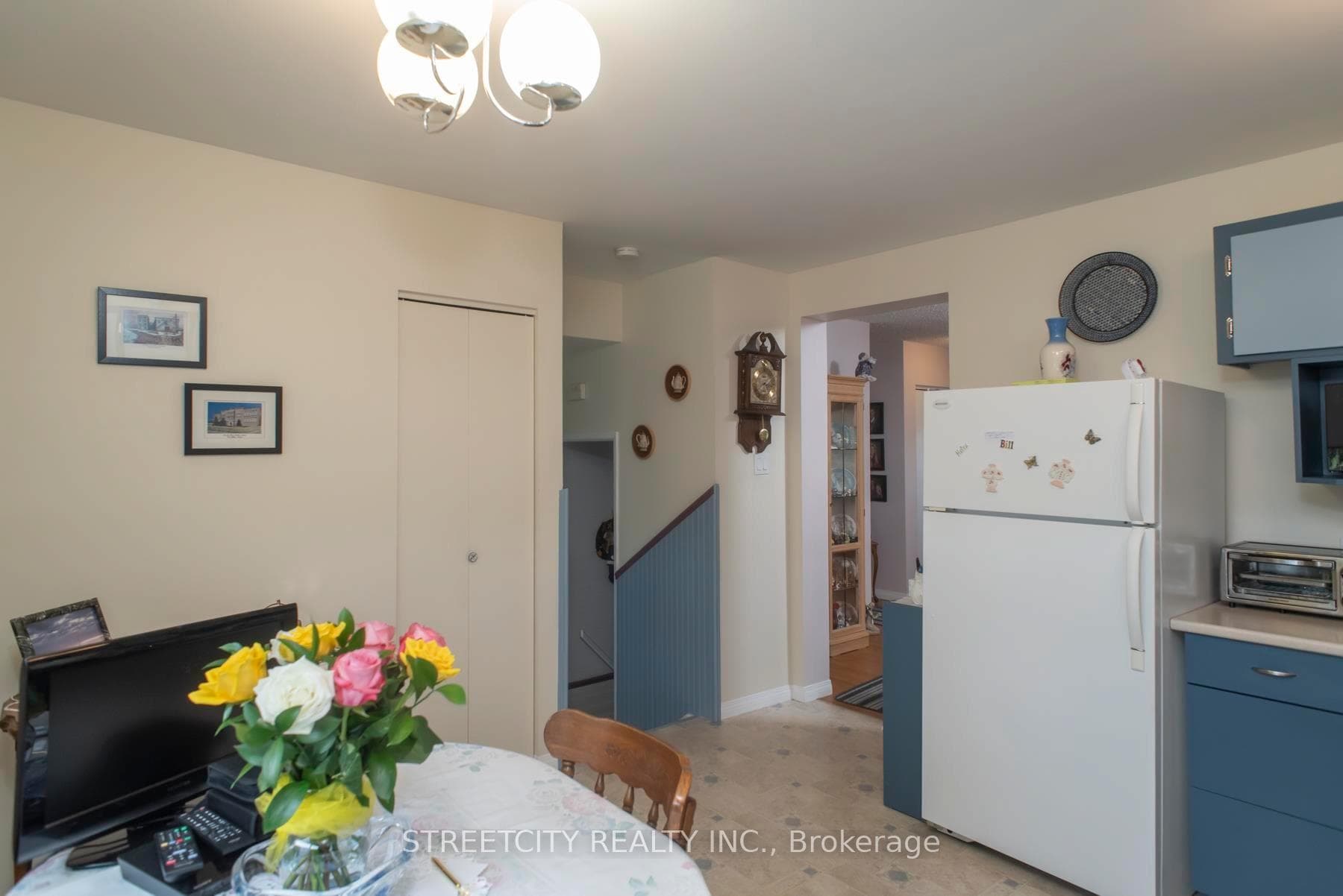 212 County Boulevard photo 12