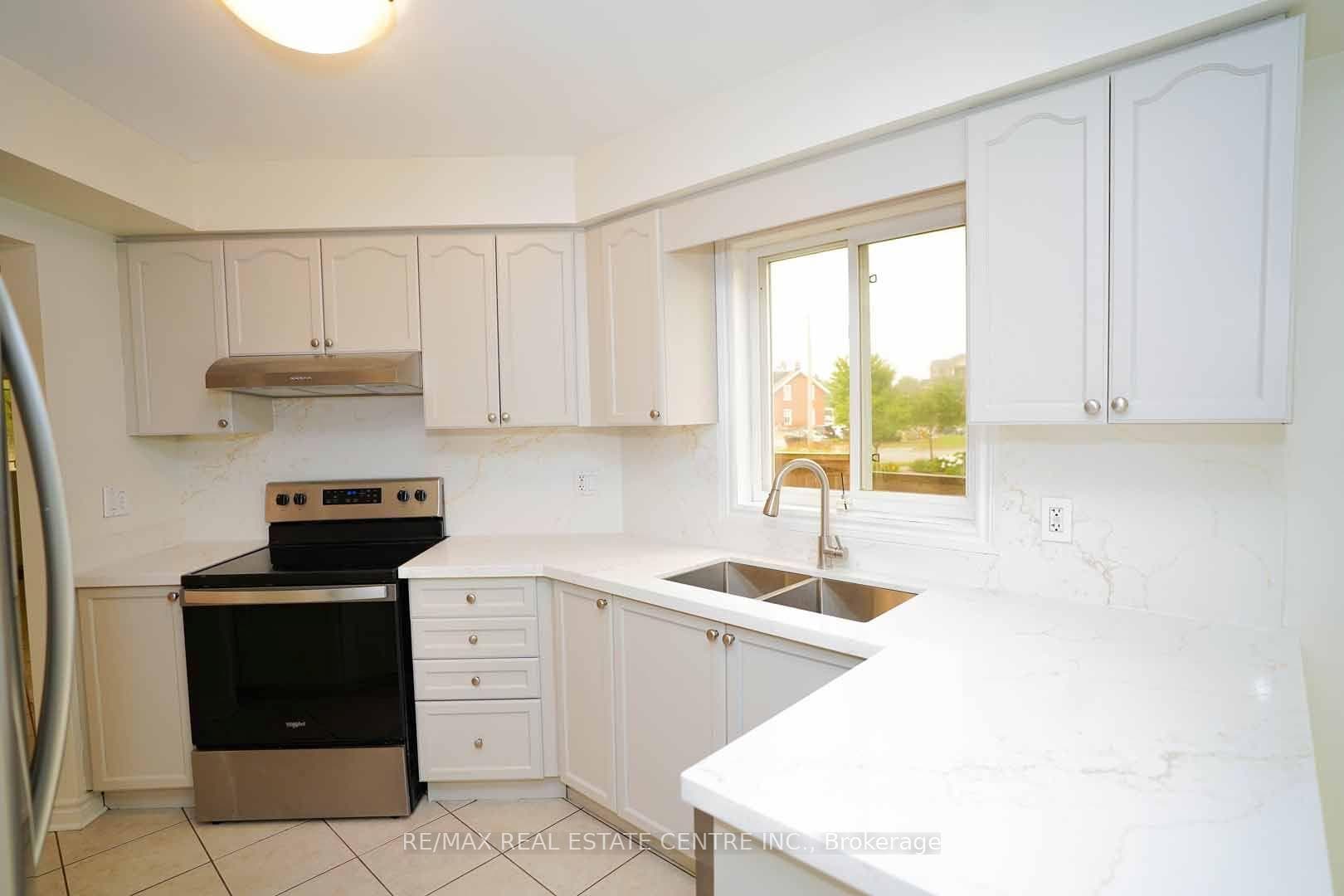 18 Heritage Drive photo 13