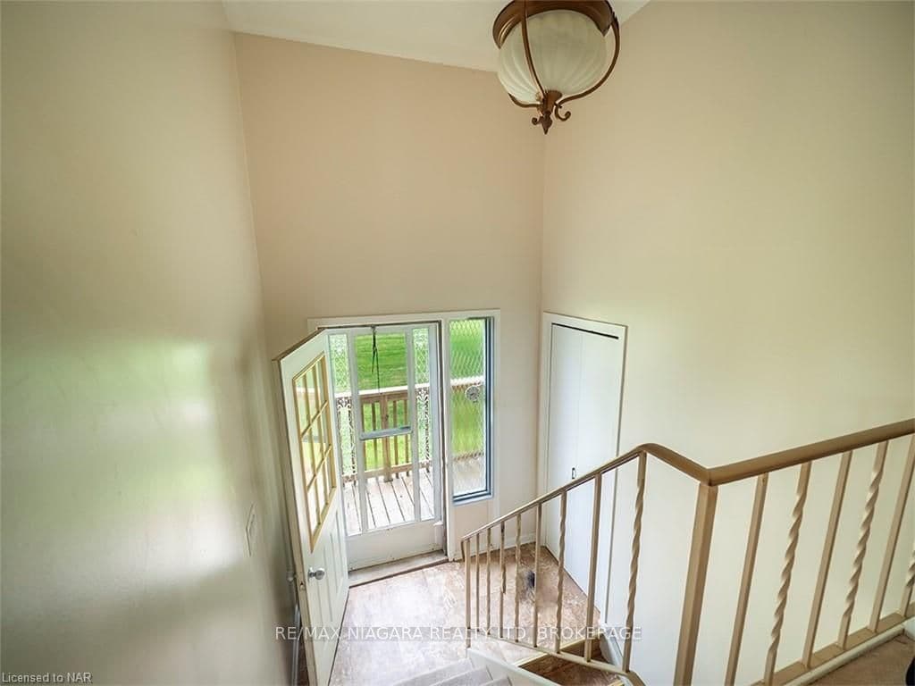 131 HUMBOLDT Parkway photo 2