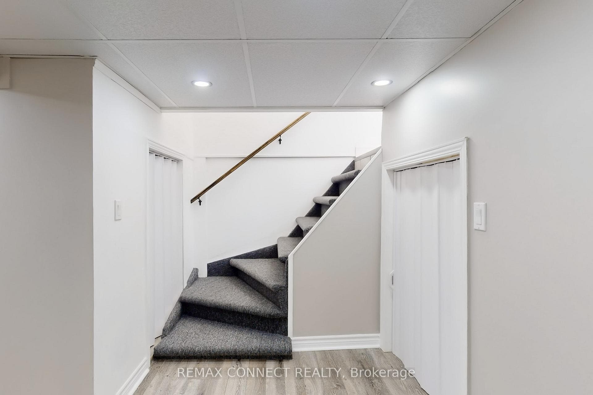 326 Rosedale Drive Unit Bsmt photo 6