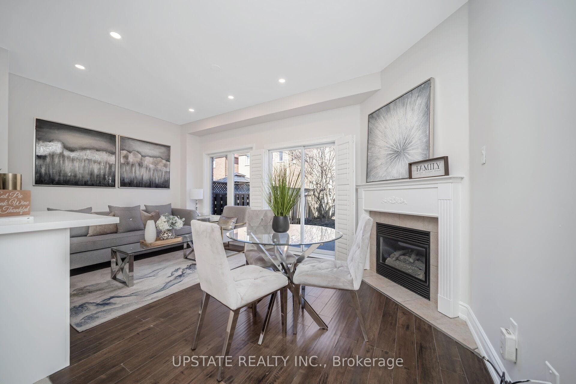 6563 Song Bird Crescent photo 20