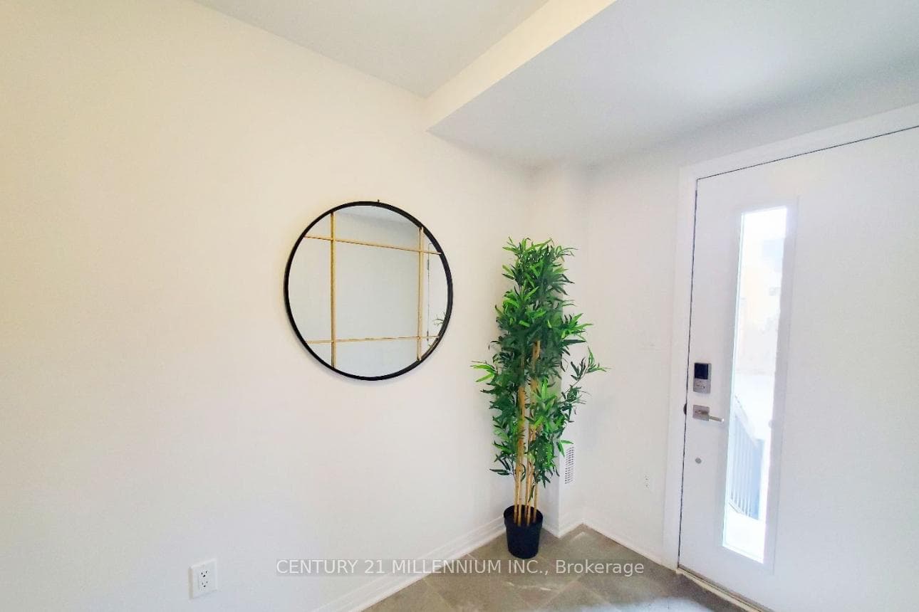 51 Sparrow Avenue Unit 84 photo 2