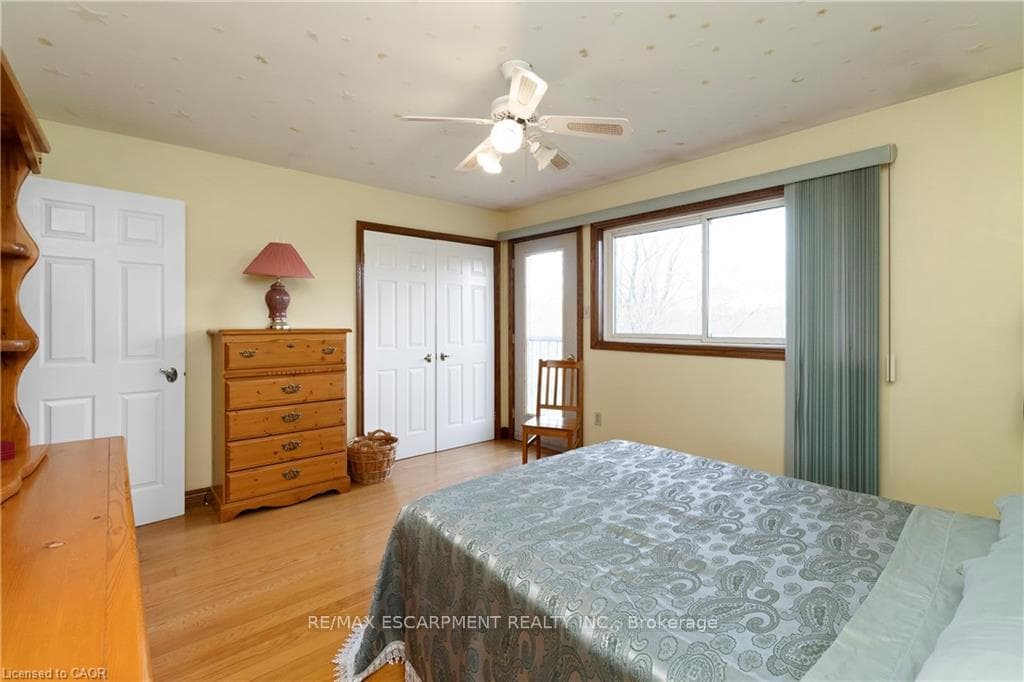 266 Sumach Drive photo 24