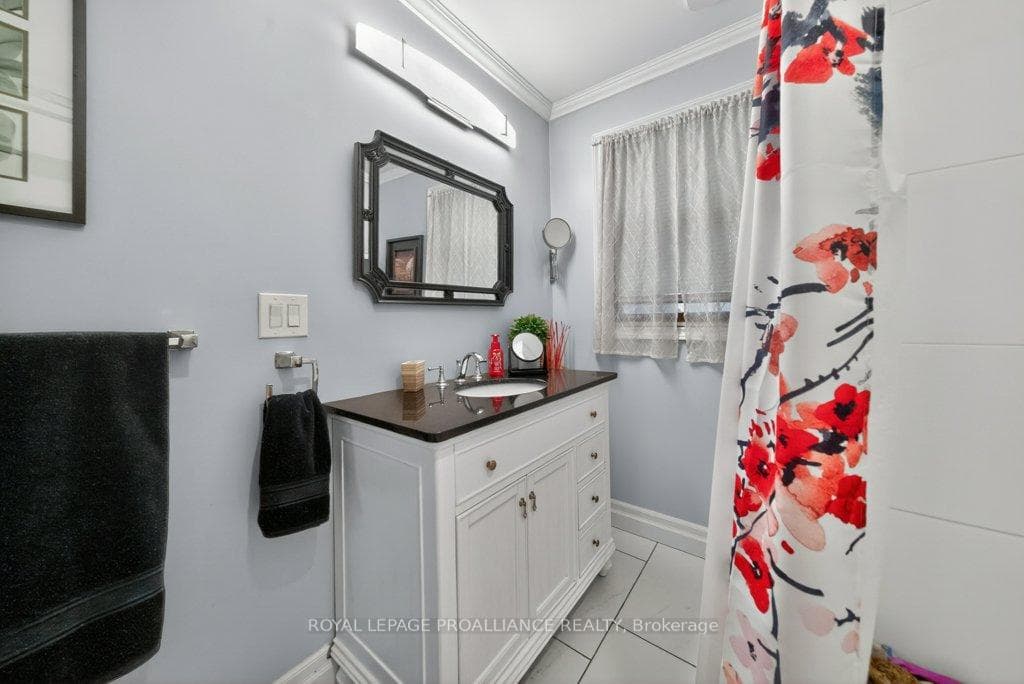 4 piece Bathroom on Main Floor
