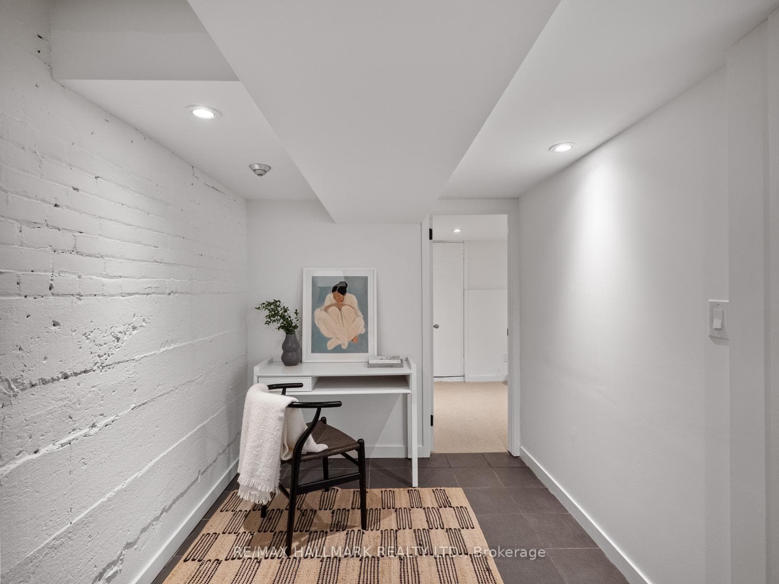 275 Withrow Avenue photo 31