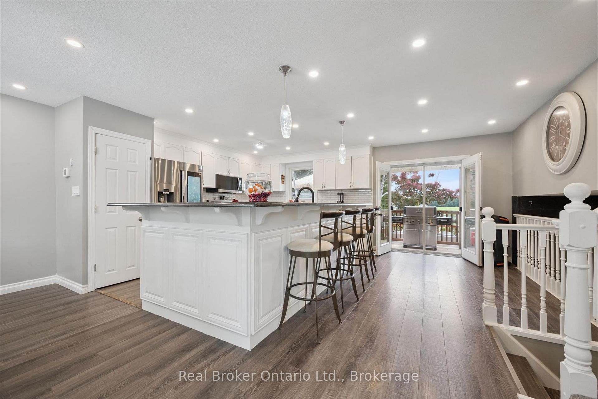 170 Elmslie Place photo 5