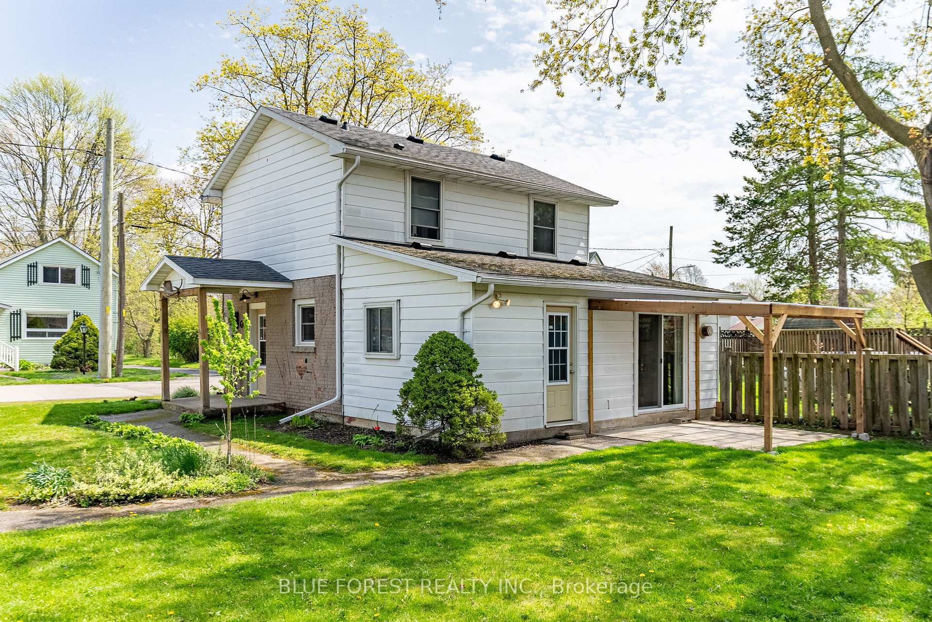 175 Peter Street photo 36