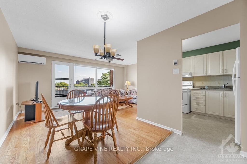 20 CHESTERTON Drive Unit 210 photo 5