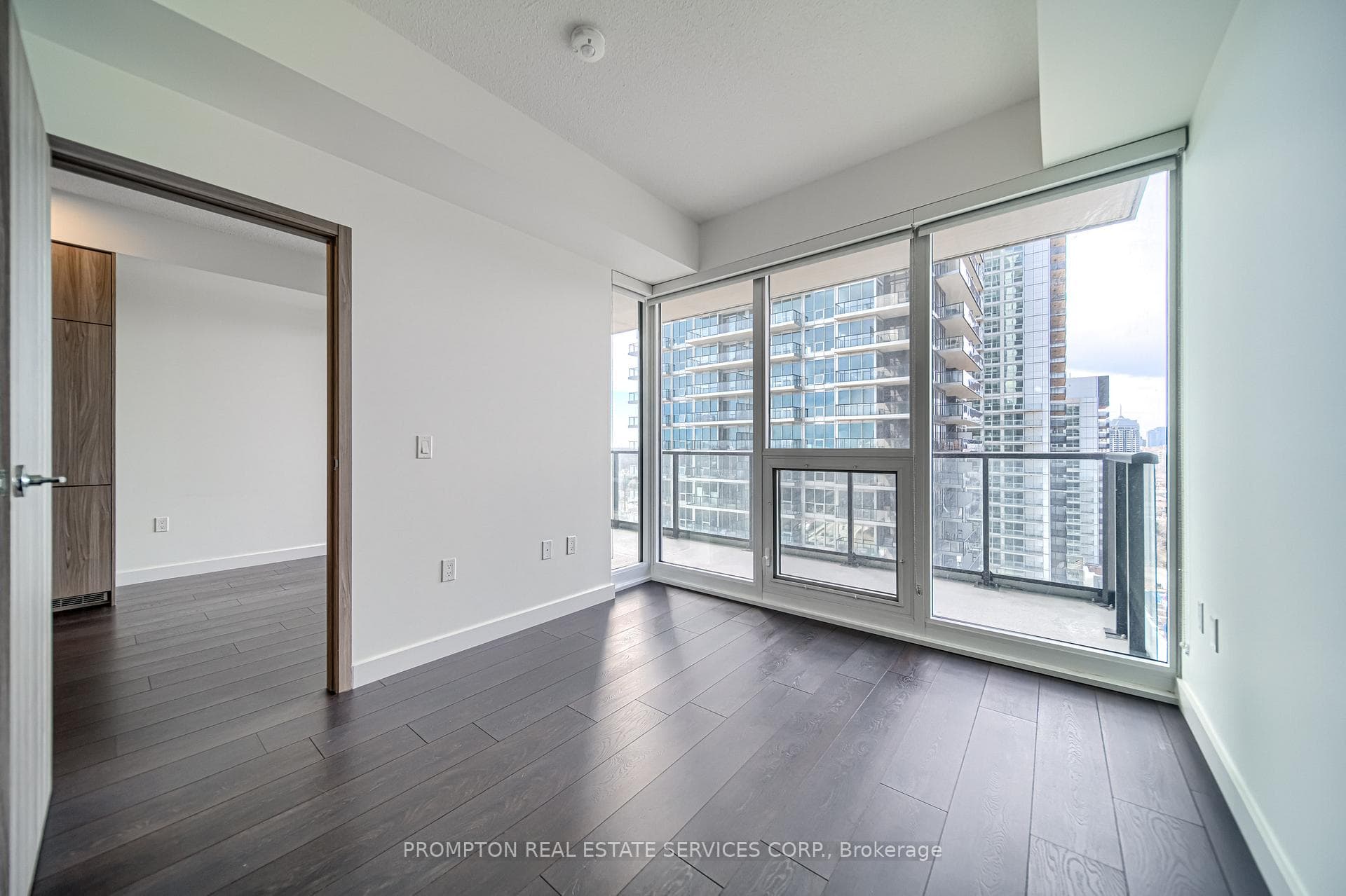 95 Mcmahon Drive Unit 2008 photo 14