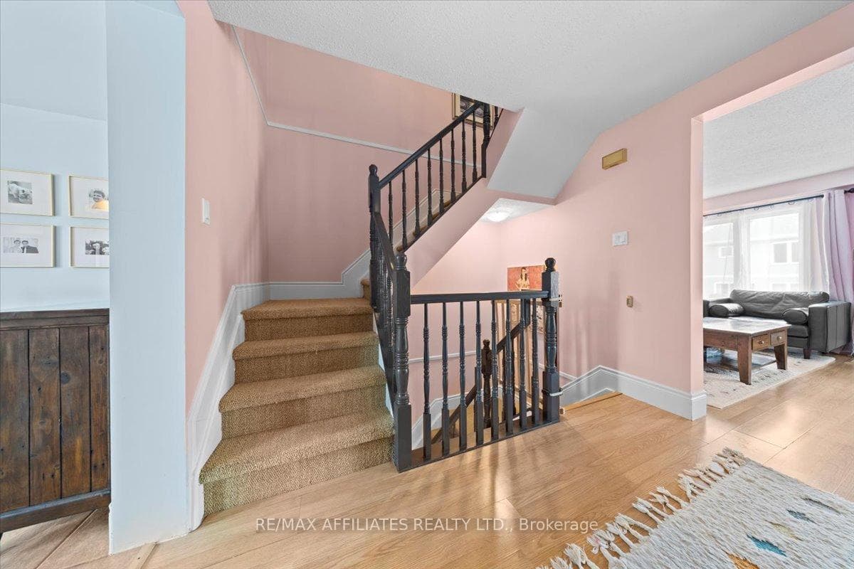 1840 Summerfields Crescent photo 17