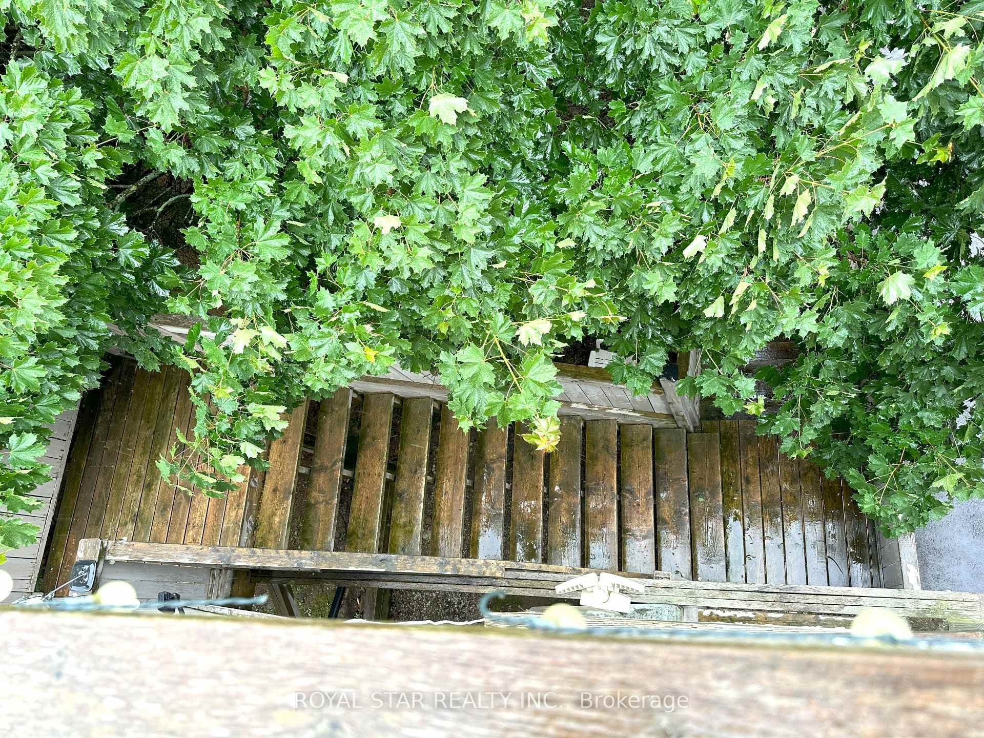 414 Erb Street photo 30