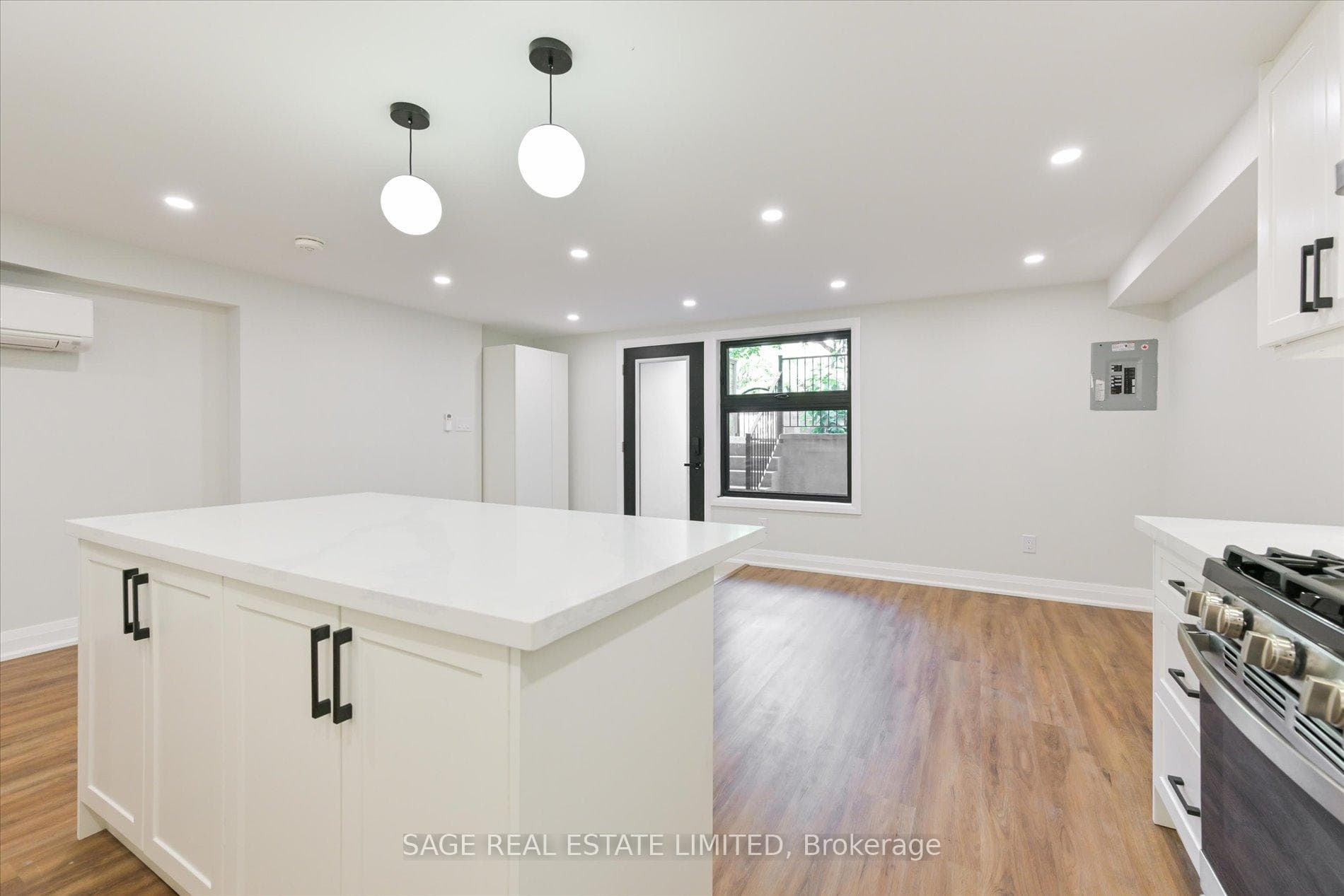 22 Lansdowne Avenue Unit A photo 12