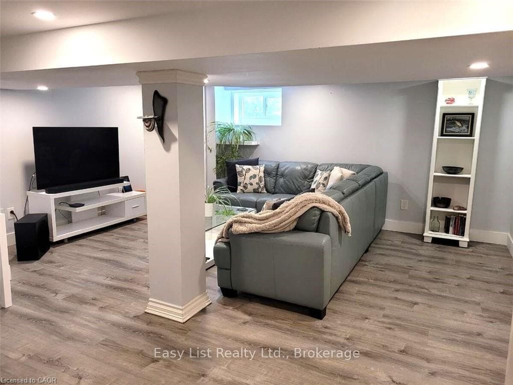 757 QUEBEC Street photo 19