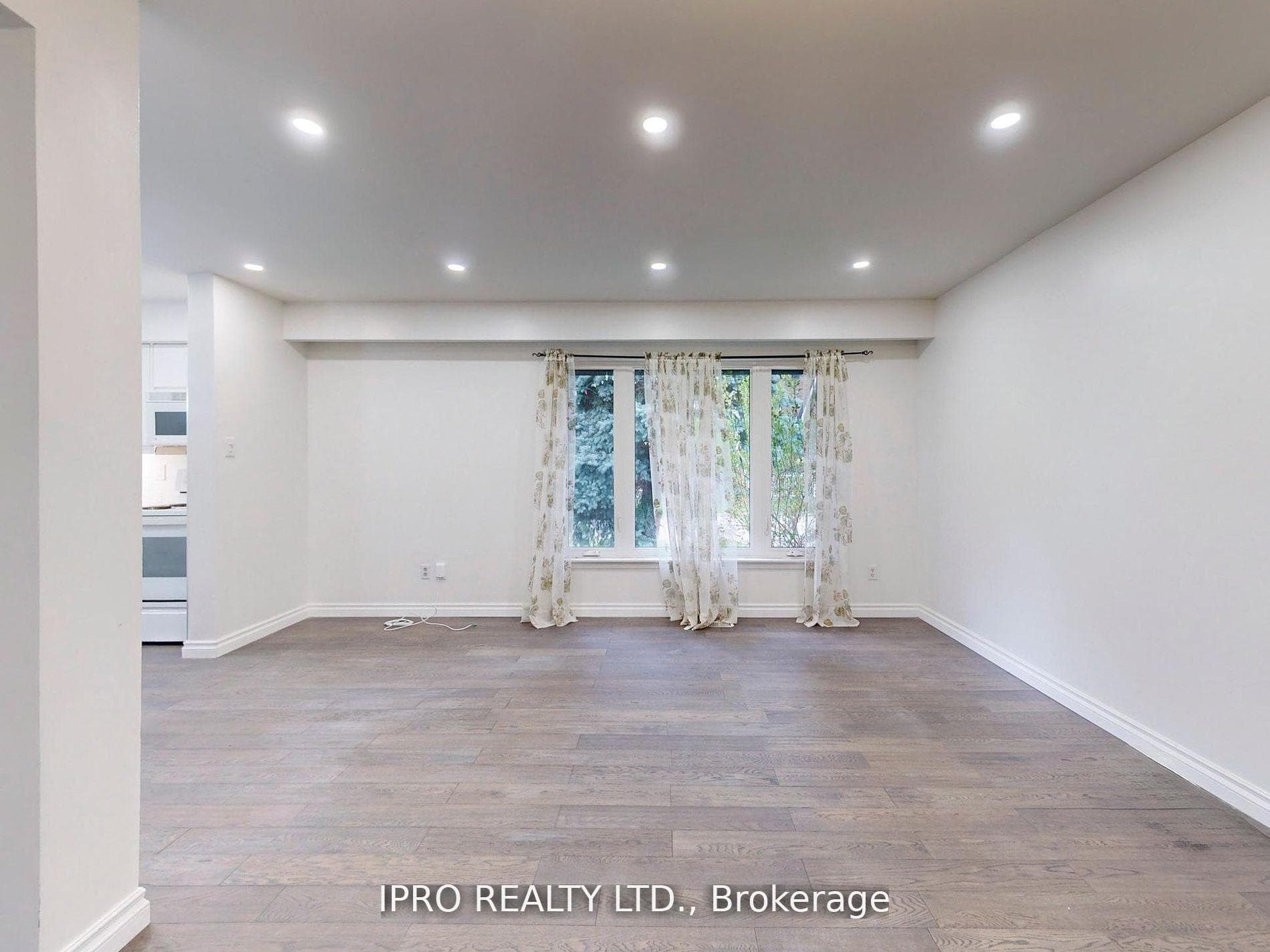 25 Ivanic Court photo 5