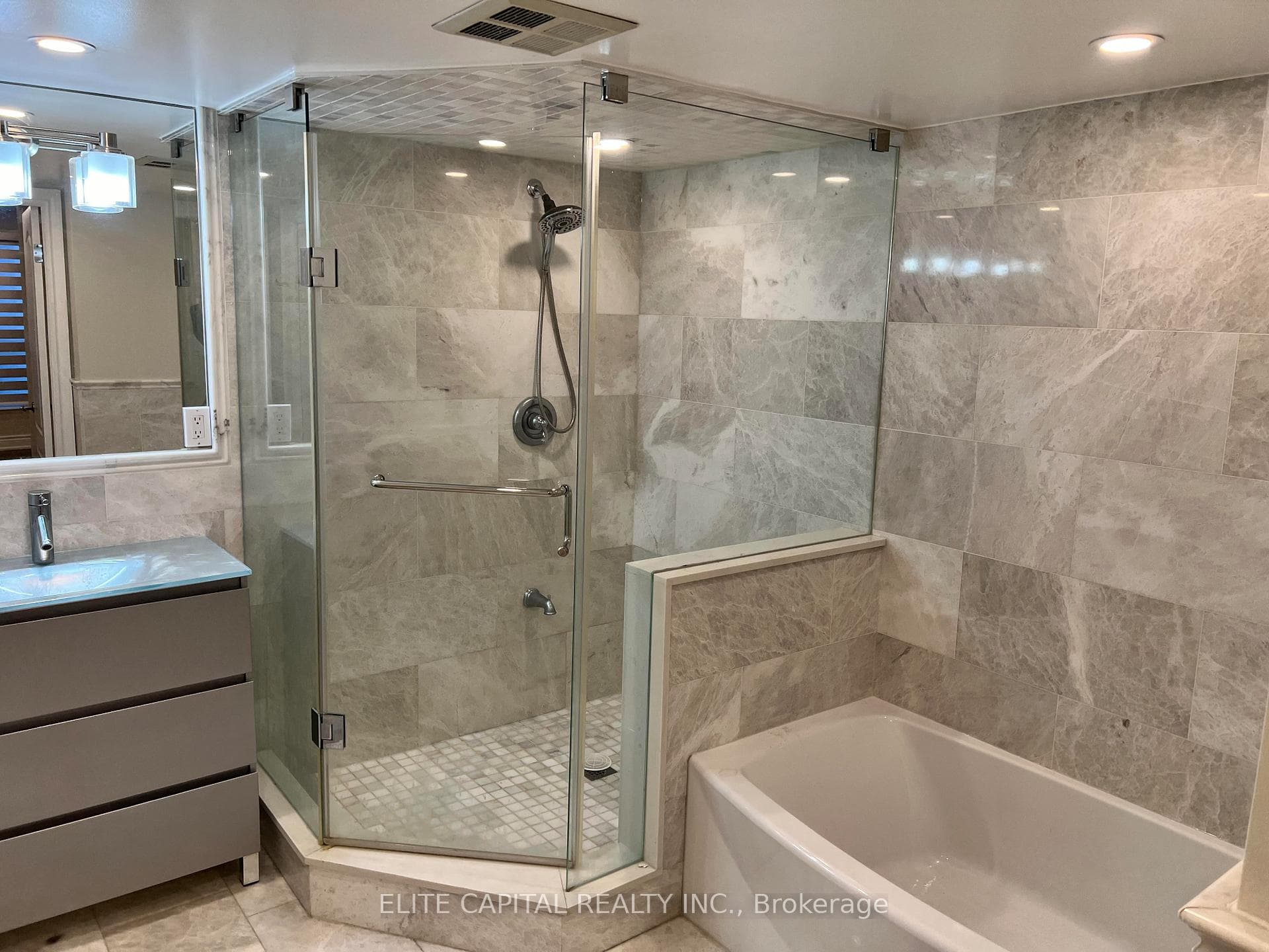 24 Wellesley Street Unit 703 photo 7