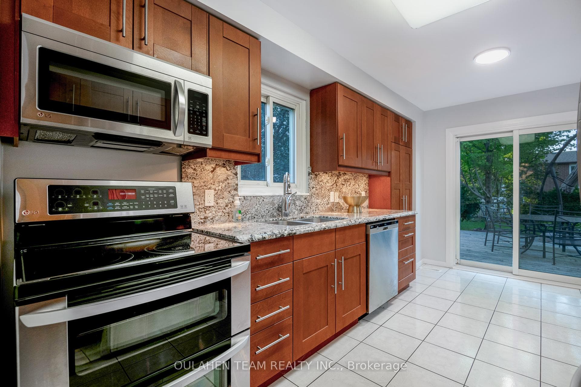 1769 Maple Ridge Drive photo 9