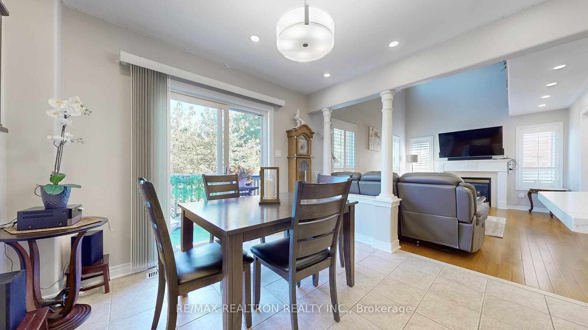 81 Laurendale Avenue photo 13