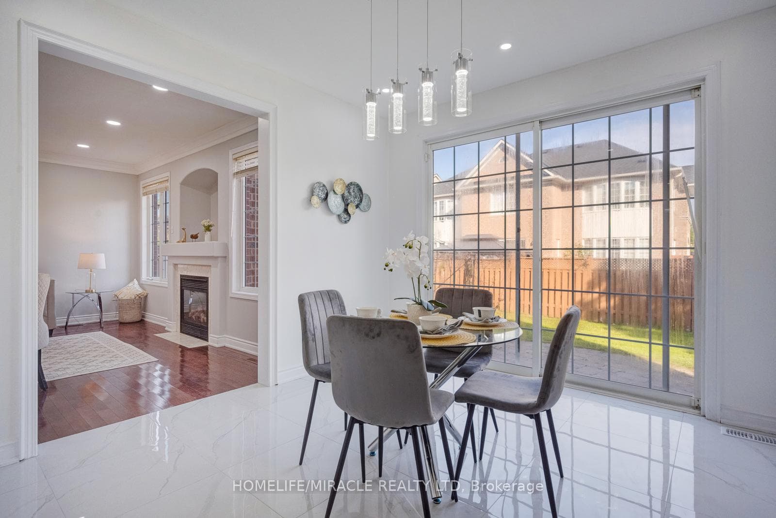 17 Latania Boulevard photo 17