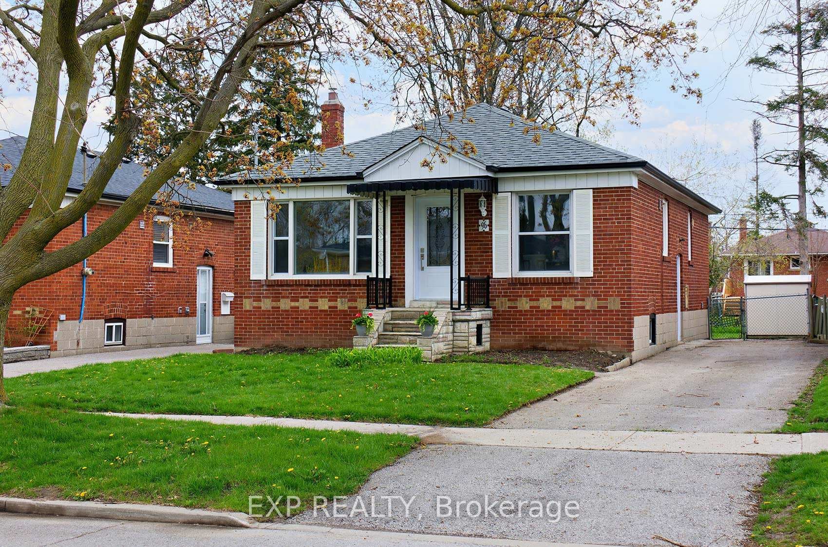 96 Southampton Drive photo 2