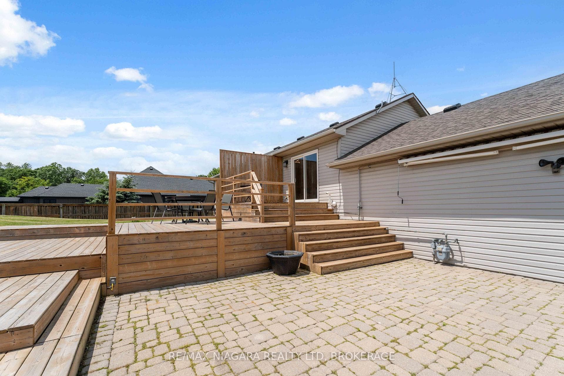 661 Carl Road photo 33