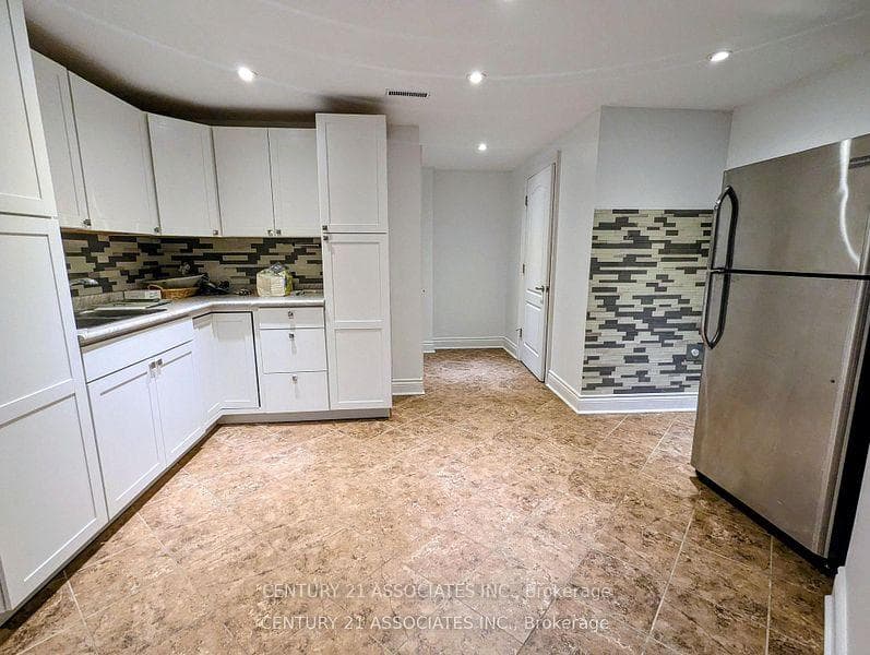 177 Montreal Circle photo 13