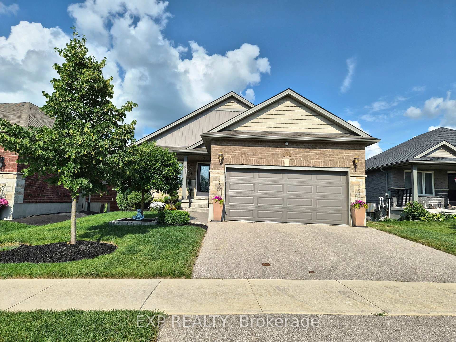 130 Bridge Crescent photo 1