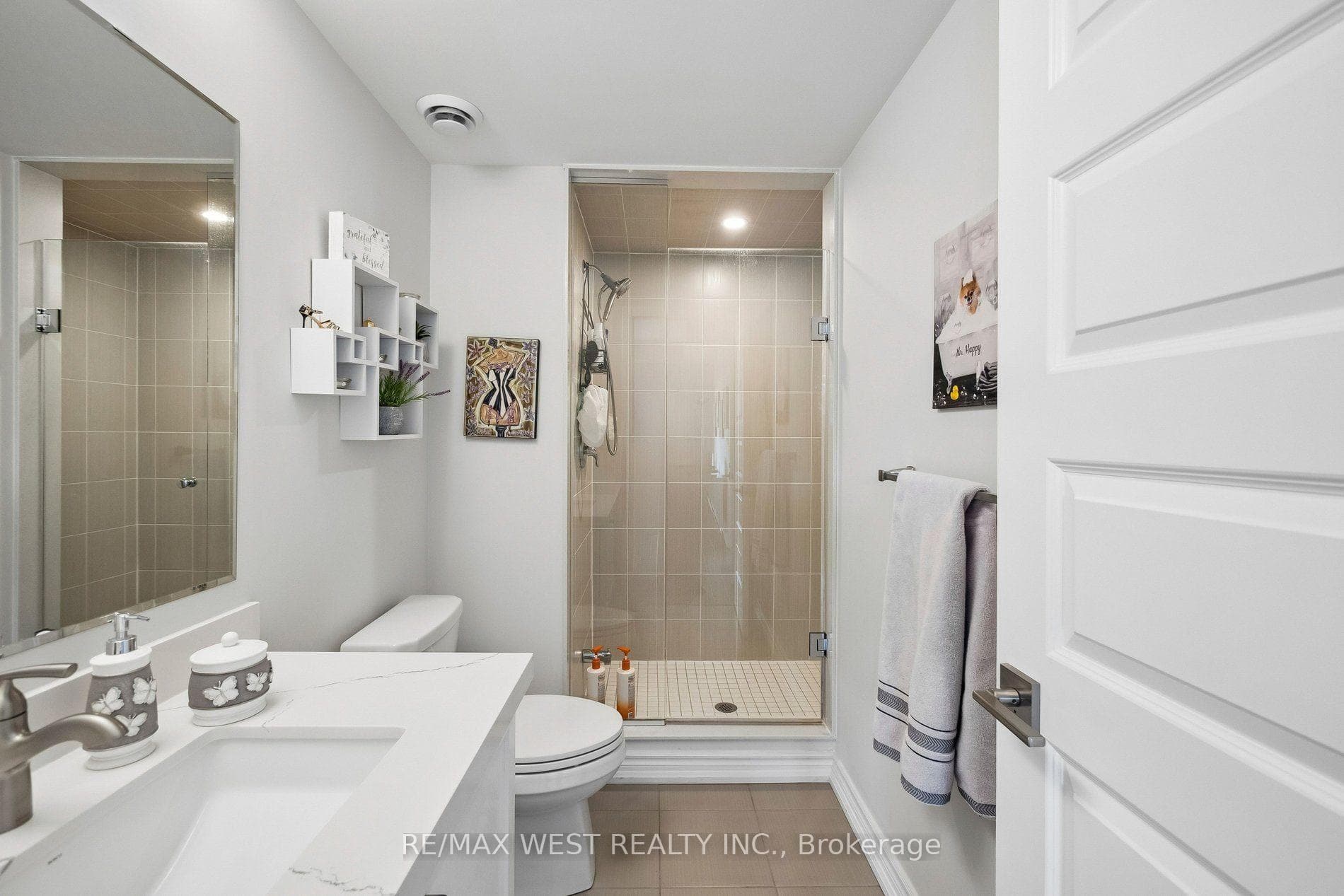58 Adam Sellers Street Unit 605 photo 15