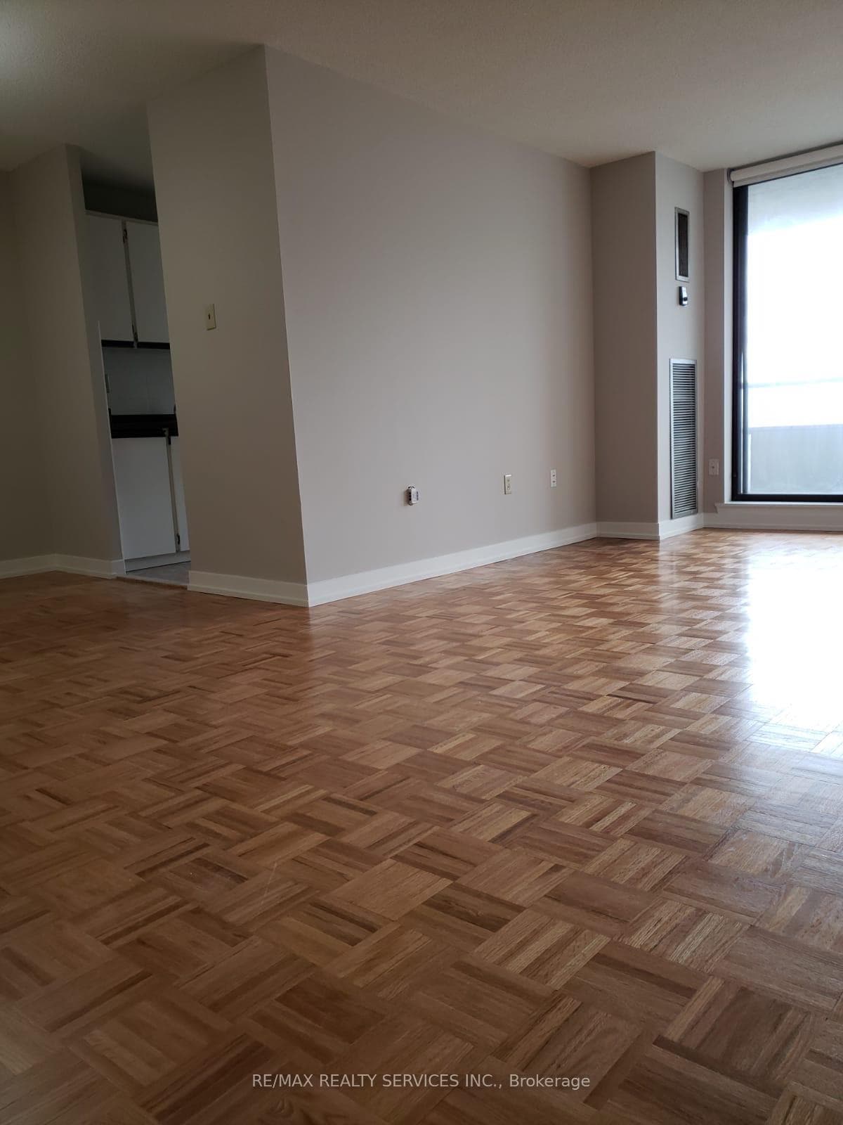 4 Kings Cross Road Unit 1806 photo 4