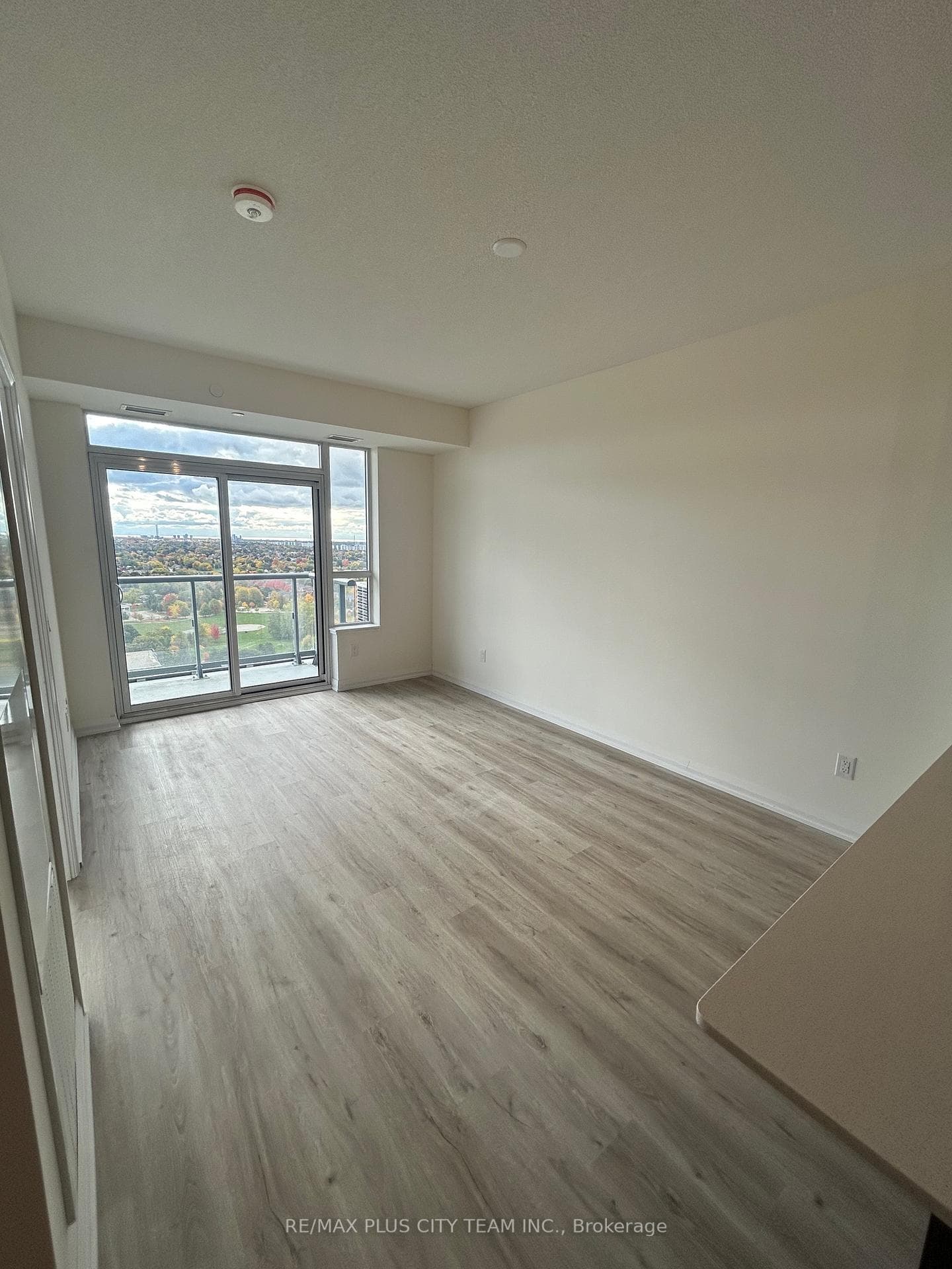 3270 Sheppard Avenue Unit 2423 photo 3