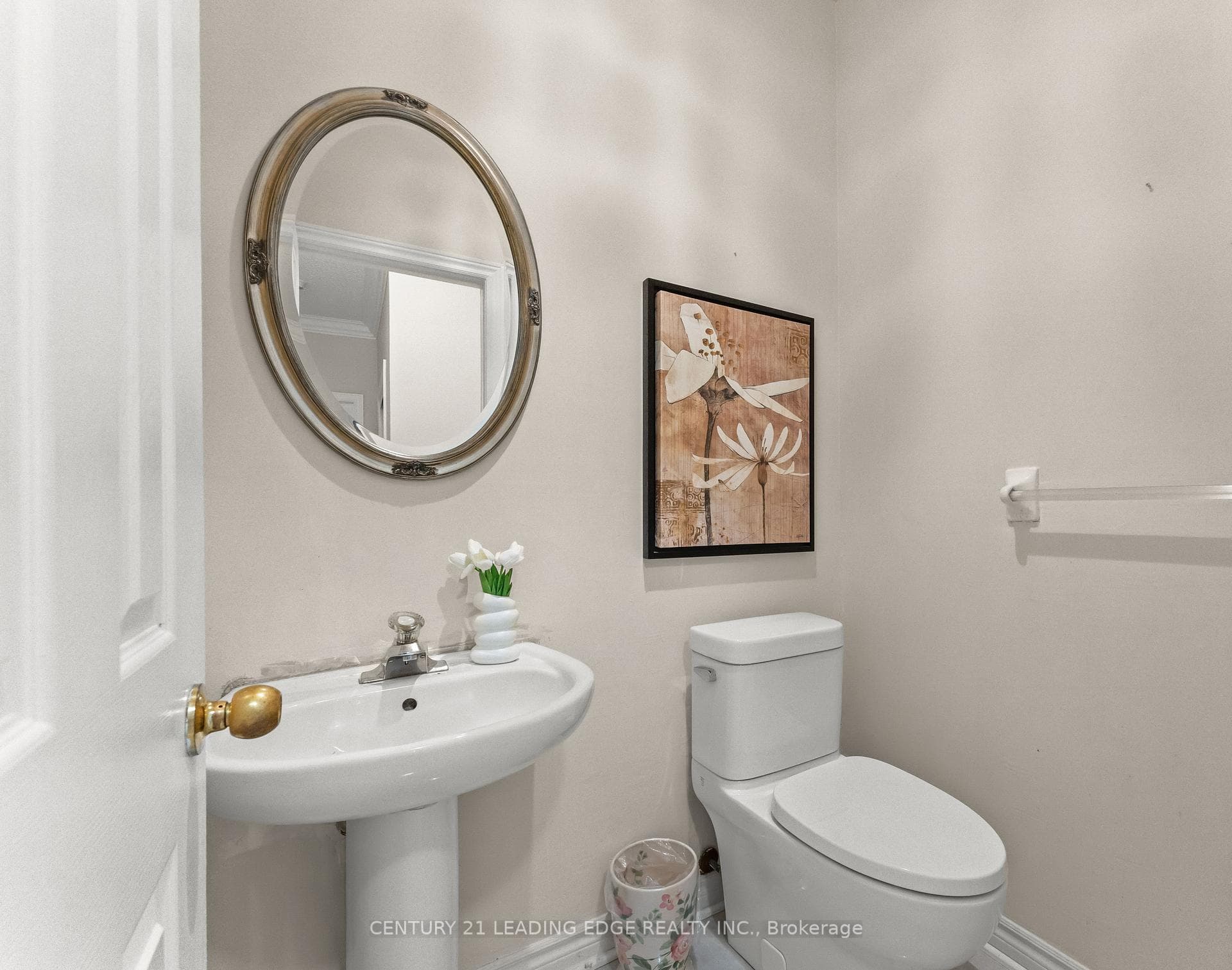 126 DERRYWOOD Drive photo 18