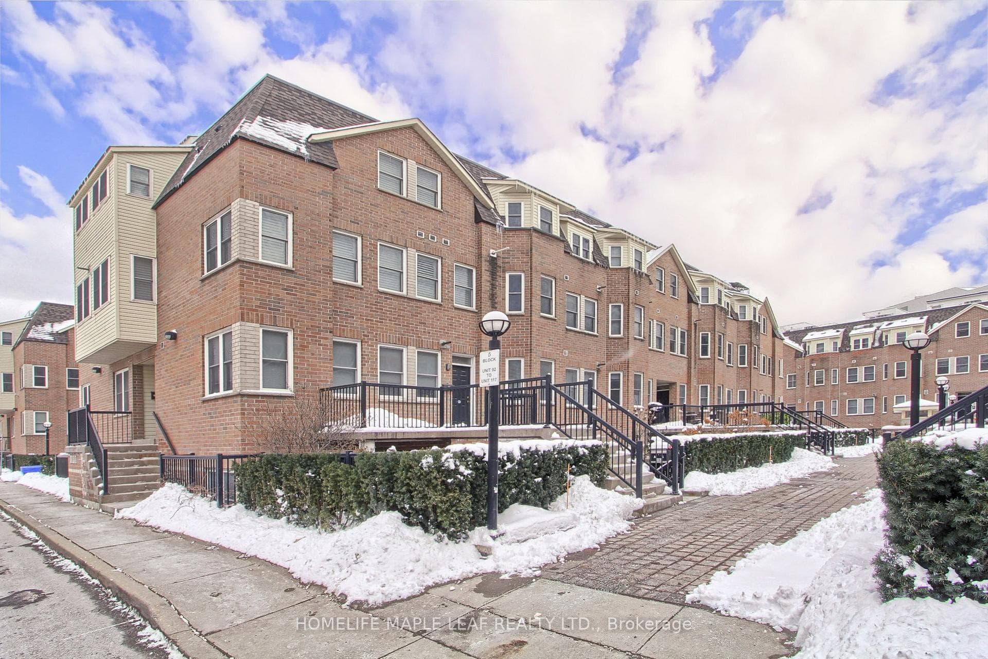 760 LAWRENCE AVE Avenue Unit 98 photo 4