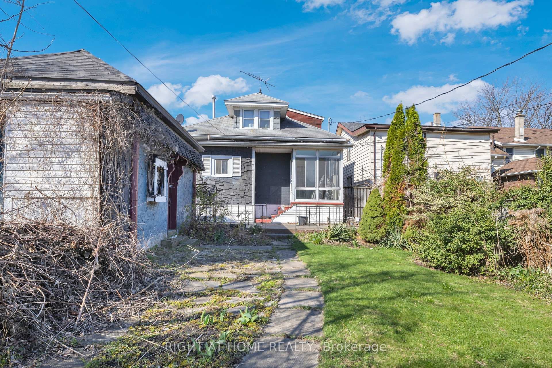 530-532 Campbell Avenue photo 29