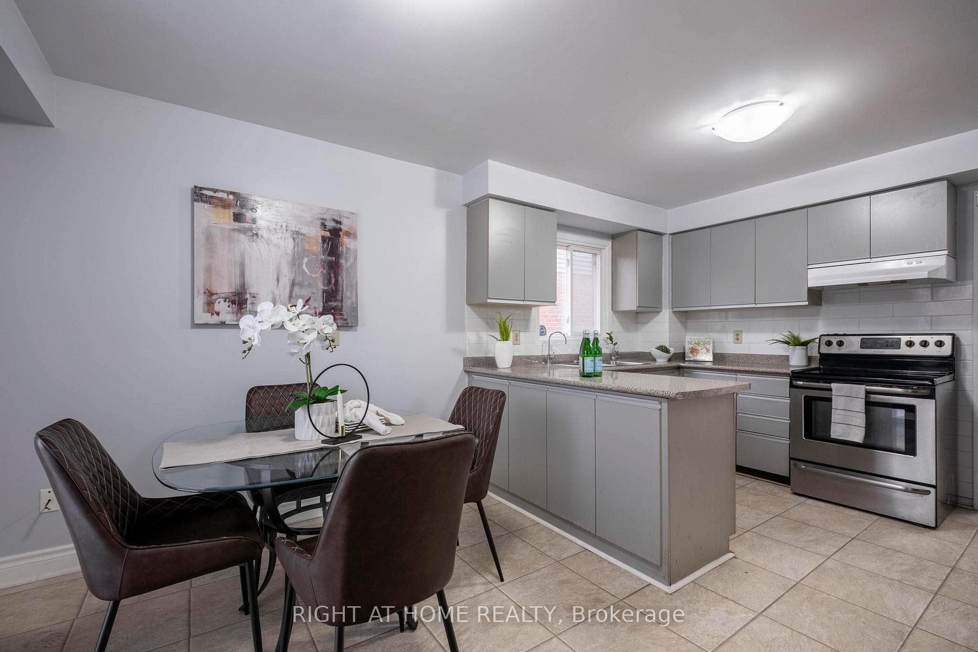 28 Chapman Drive photo 13