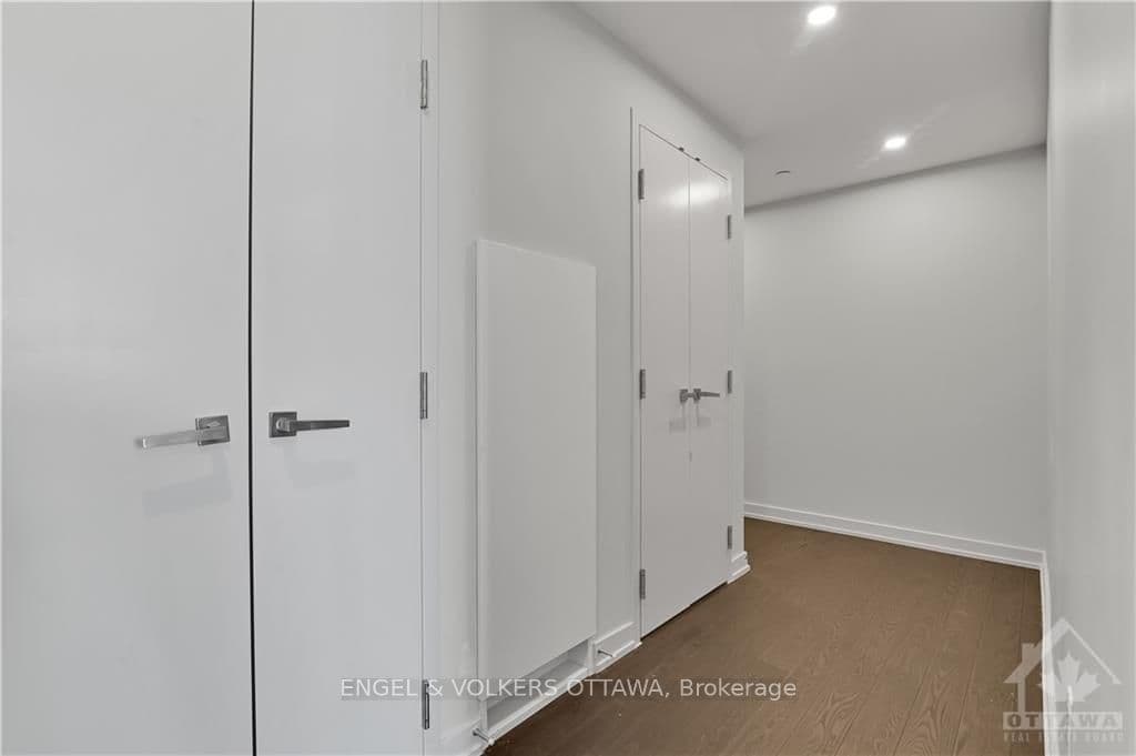 101 QUEEN Street Unit 807 photo 6
