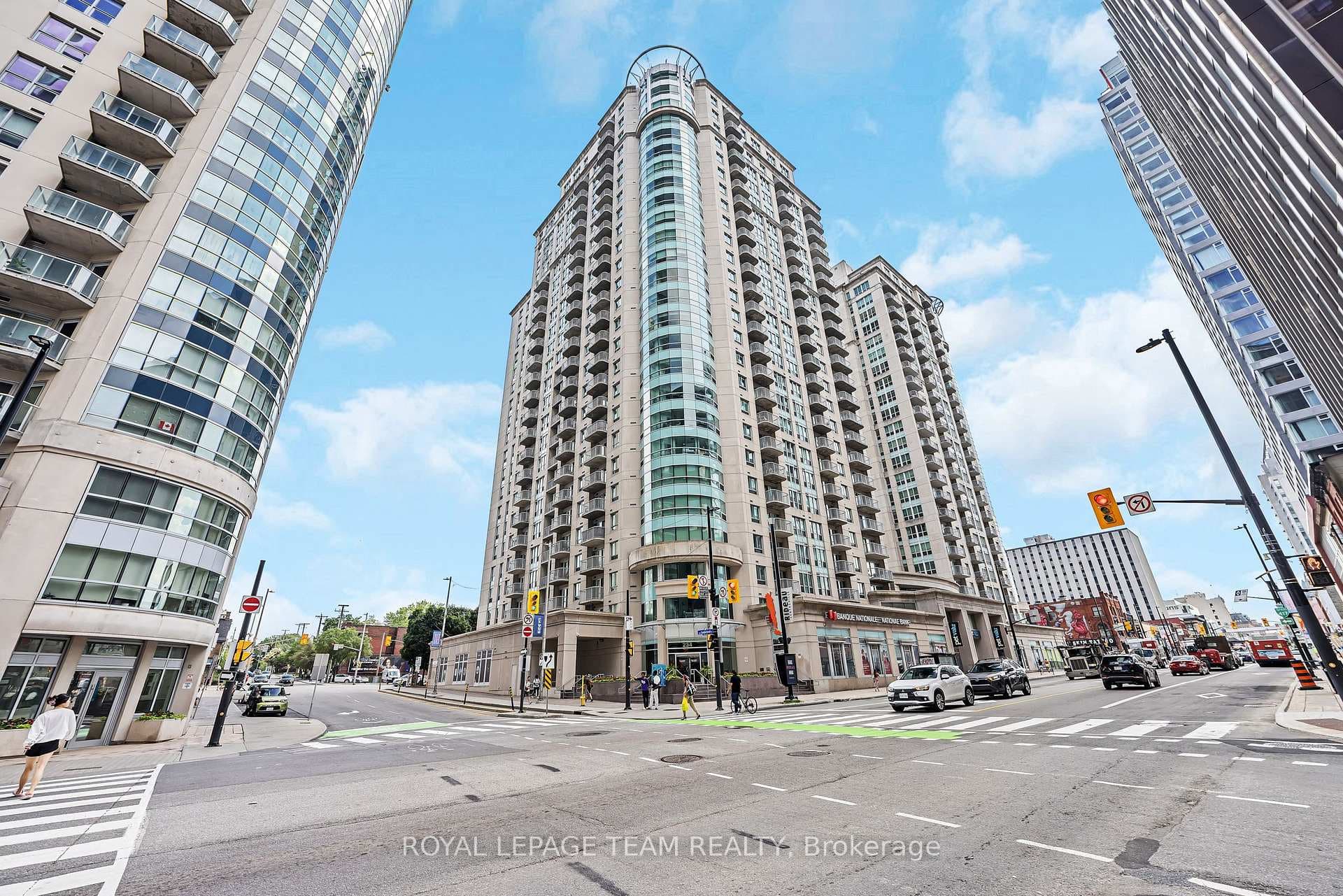 234 Rideau Street Unit 1404 photo 1