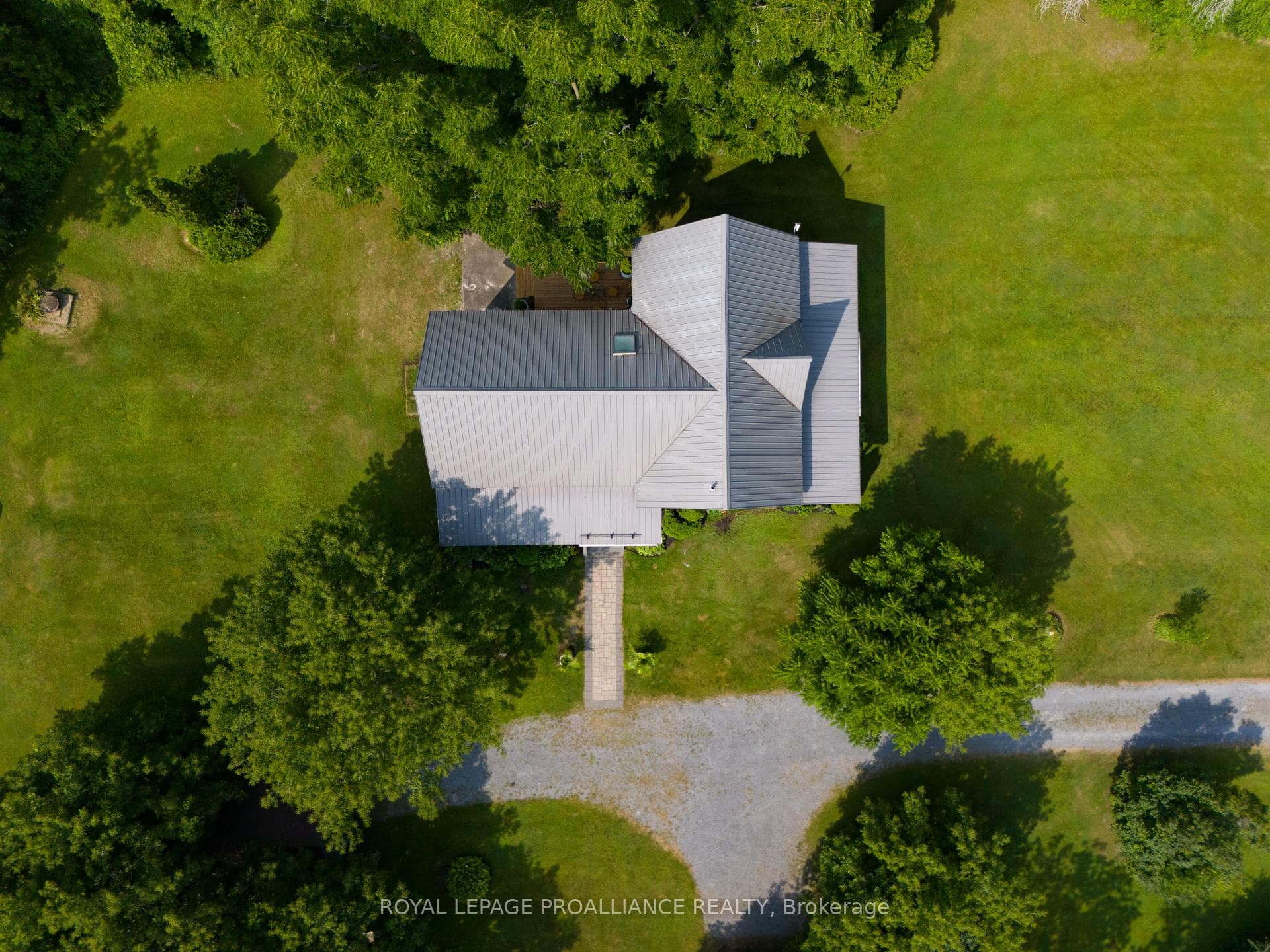 216 Lazier Road photo 6