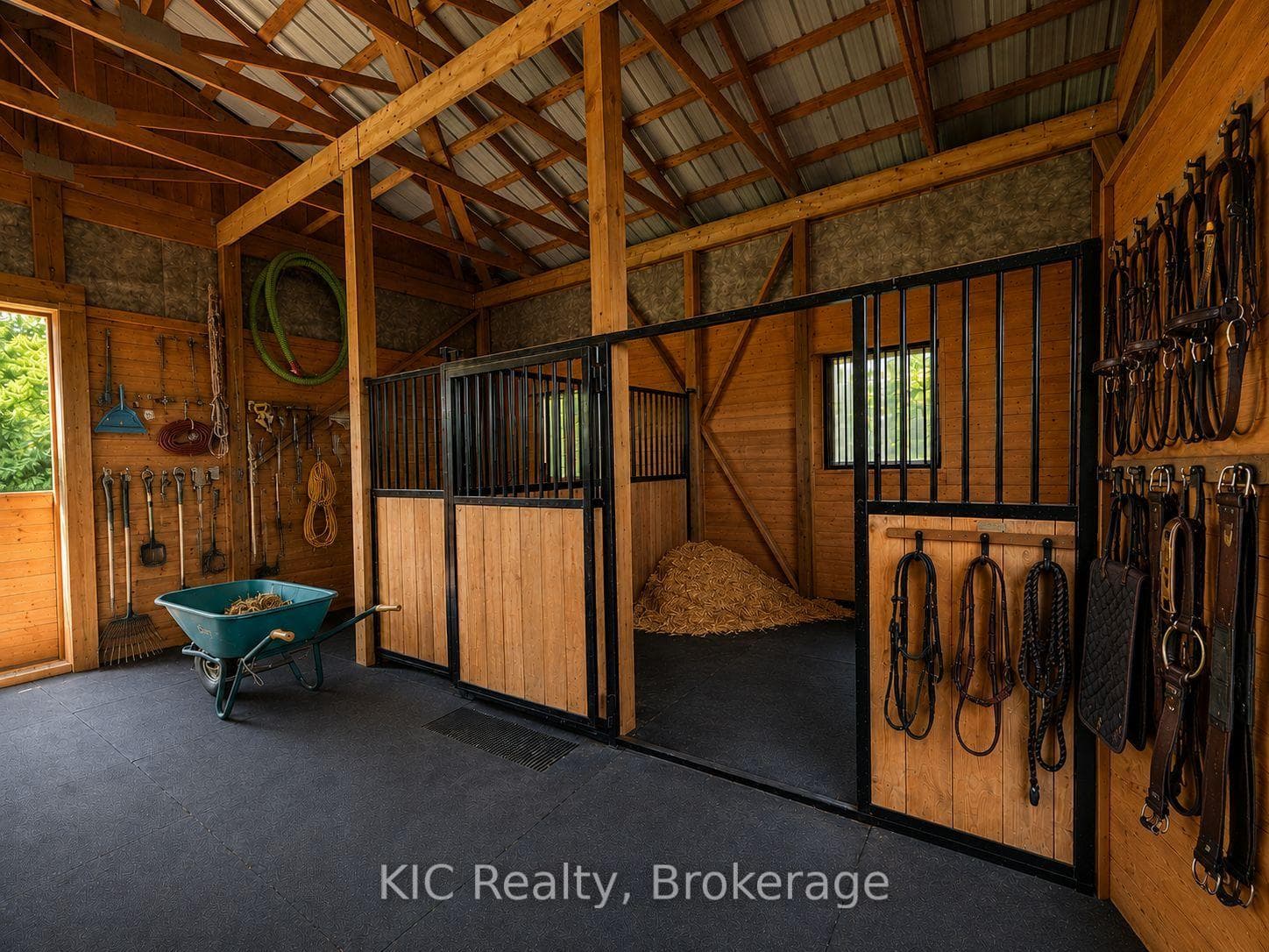 221 Jones Road photo 9