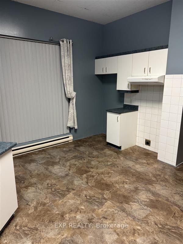 4518 Ste Catherine Street photo 25