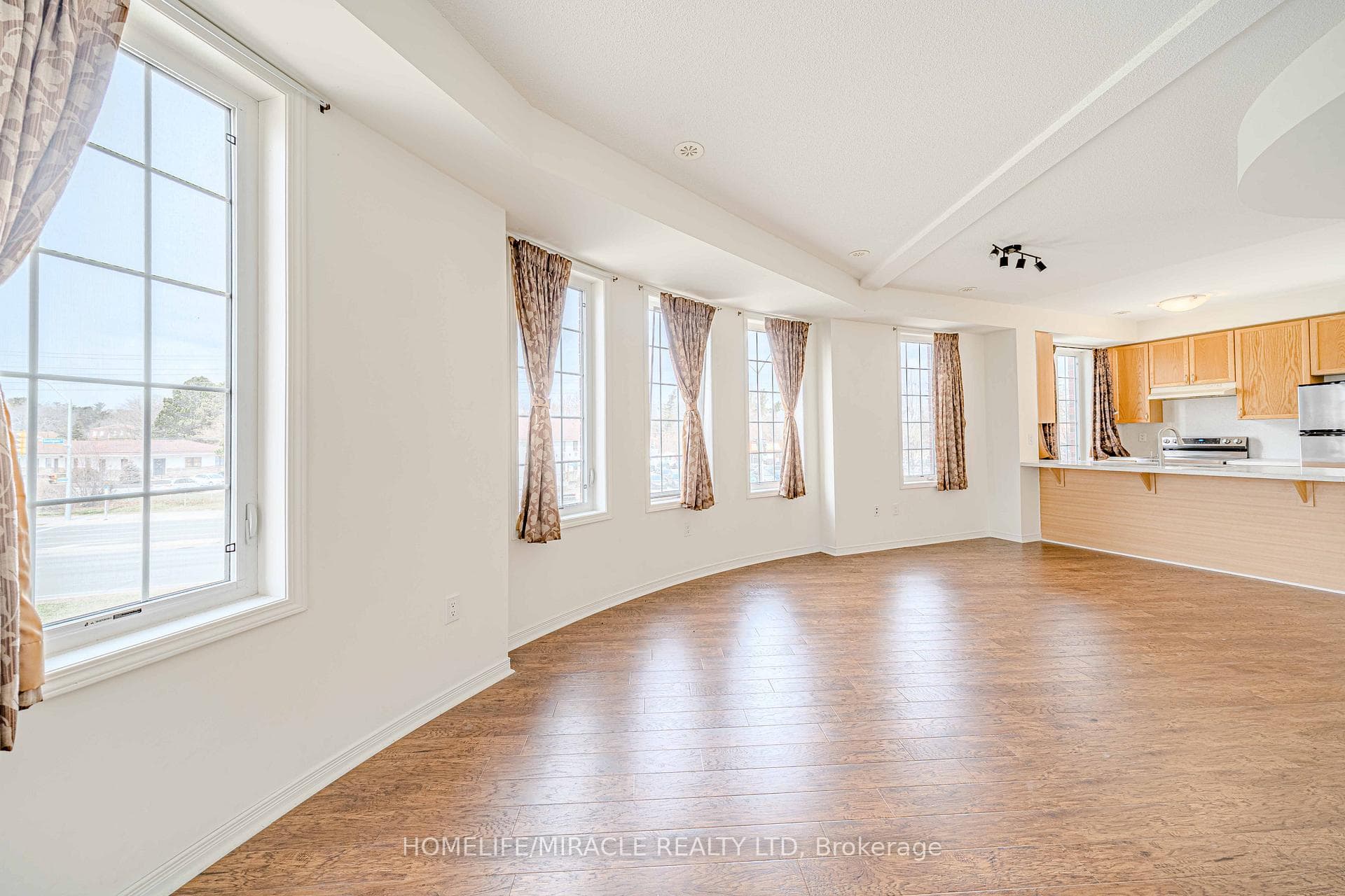 407 BEECHGROVE Drive Unit 56 photo 8