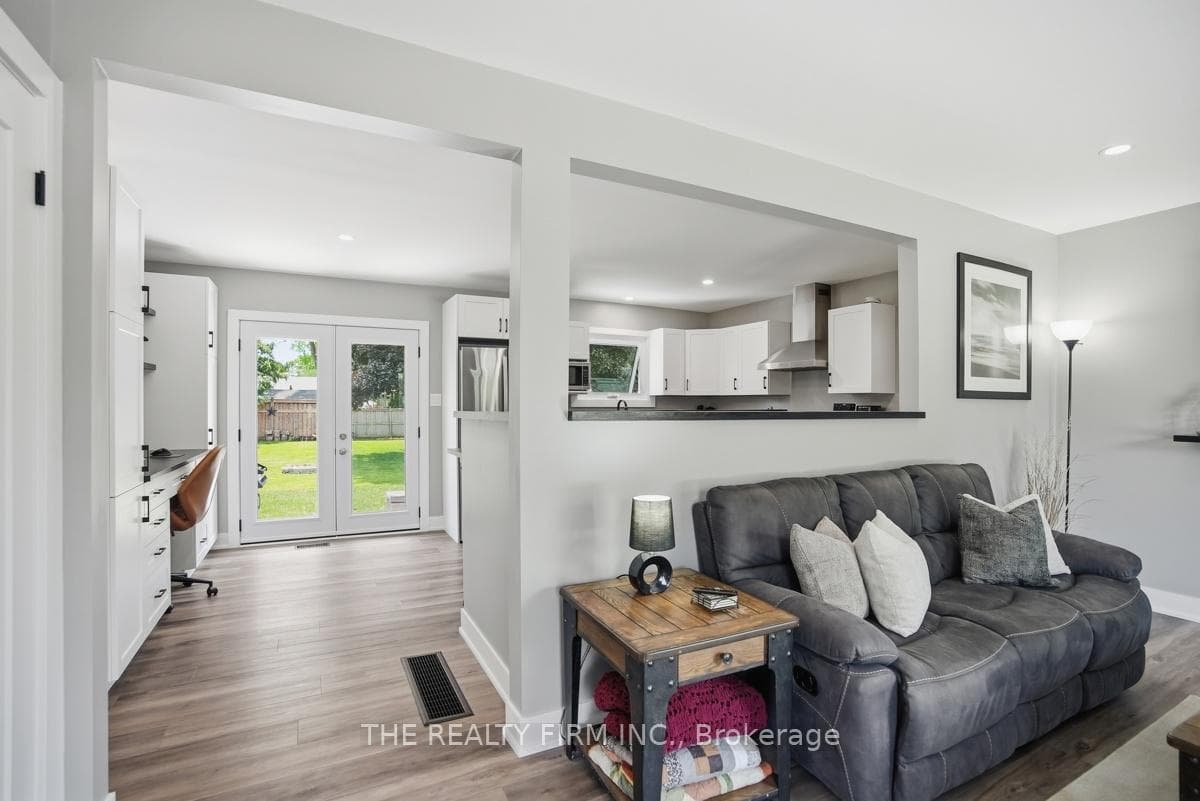 187 Byron Street photo 8