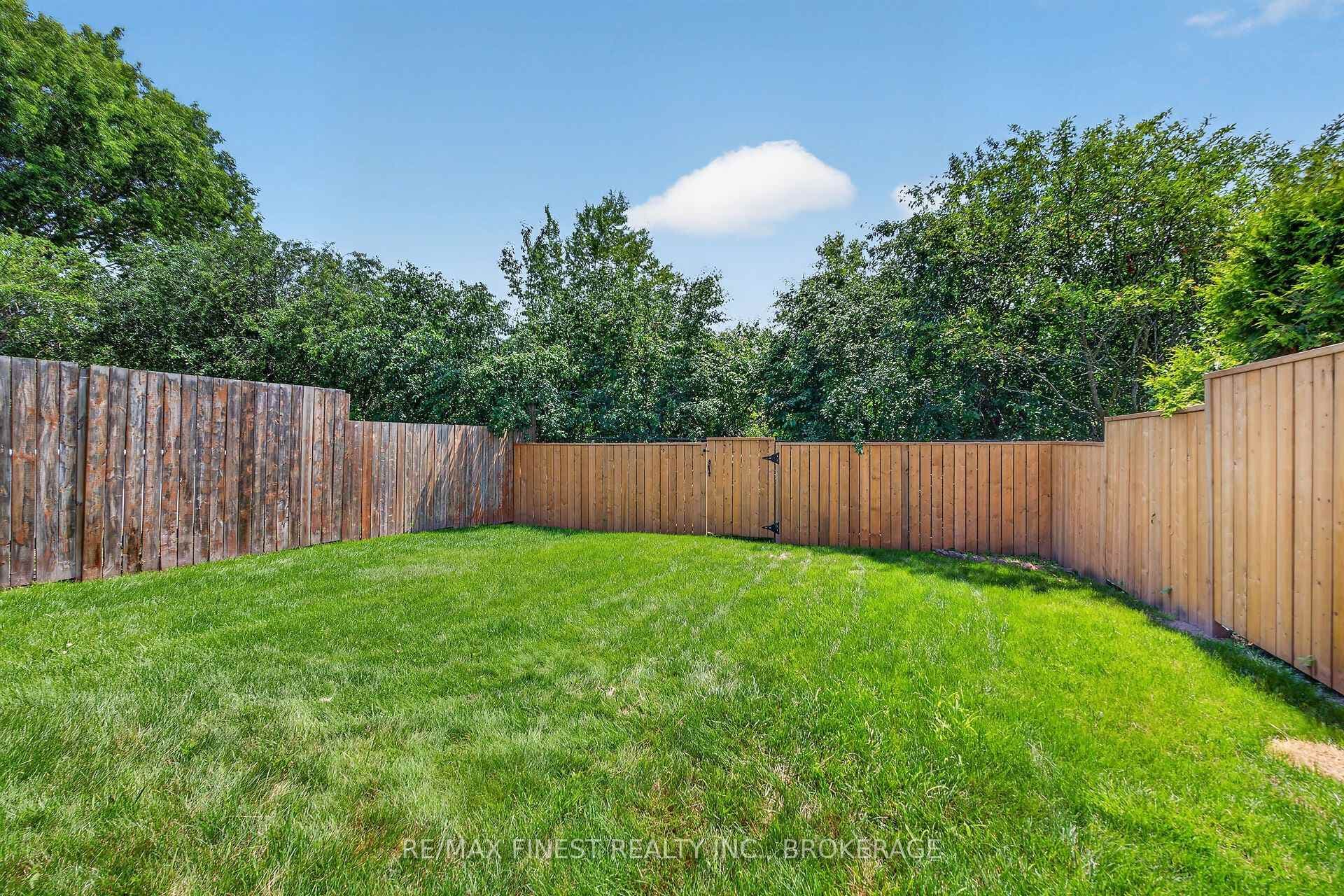25 Rose Abbey Drive photo 27