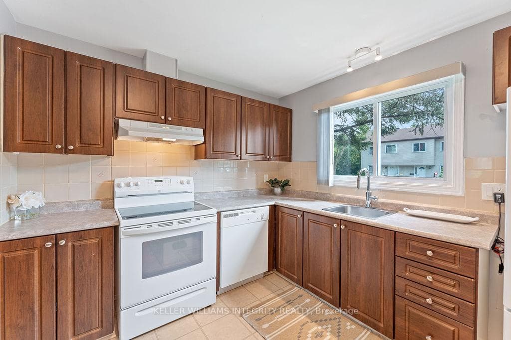 3420 Southgate Road Unit 43 photo 4