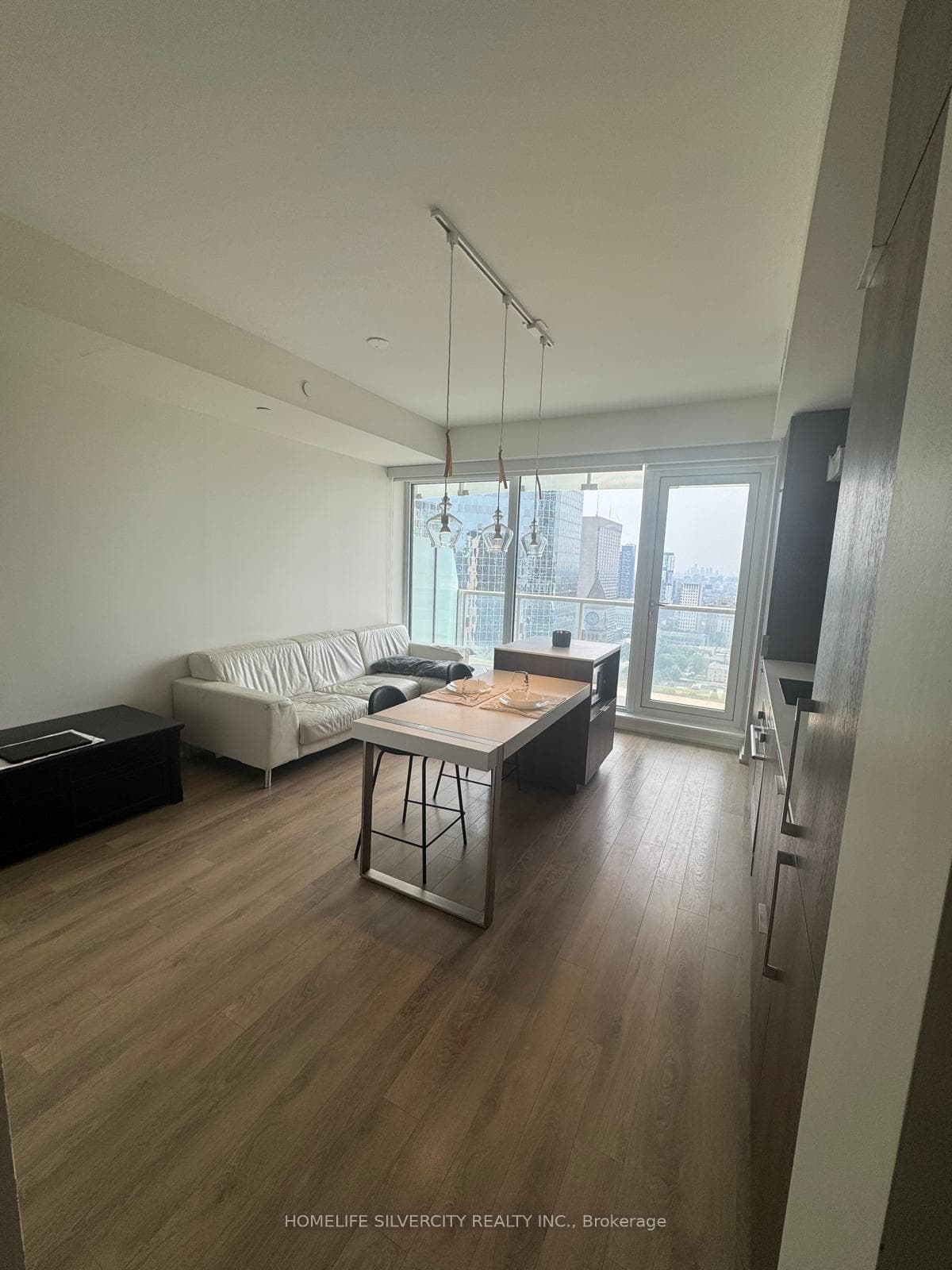 197 Yonge Street Unit 2710 photo 9