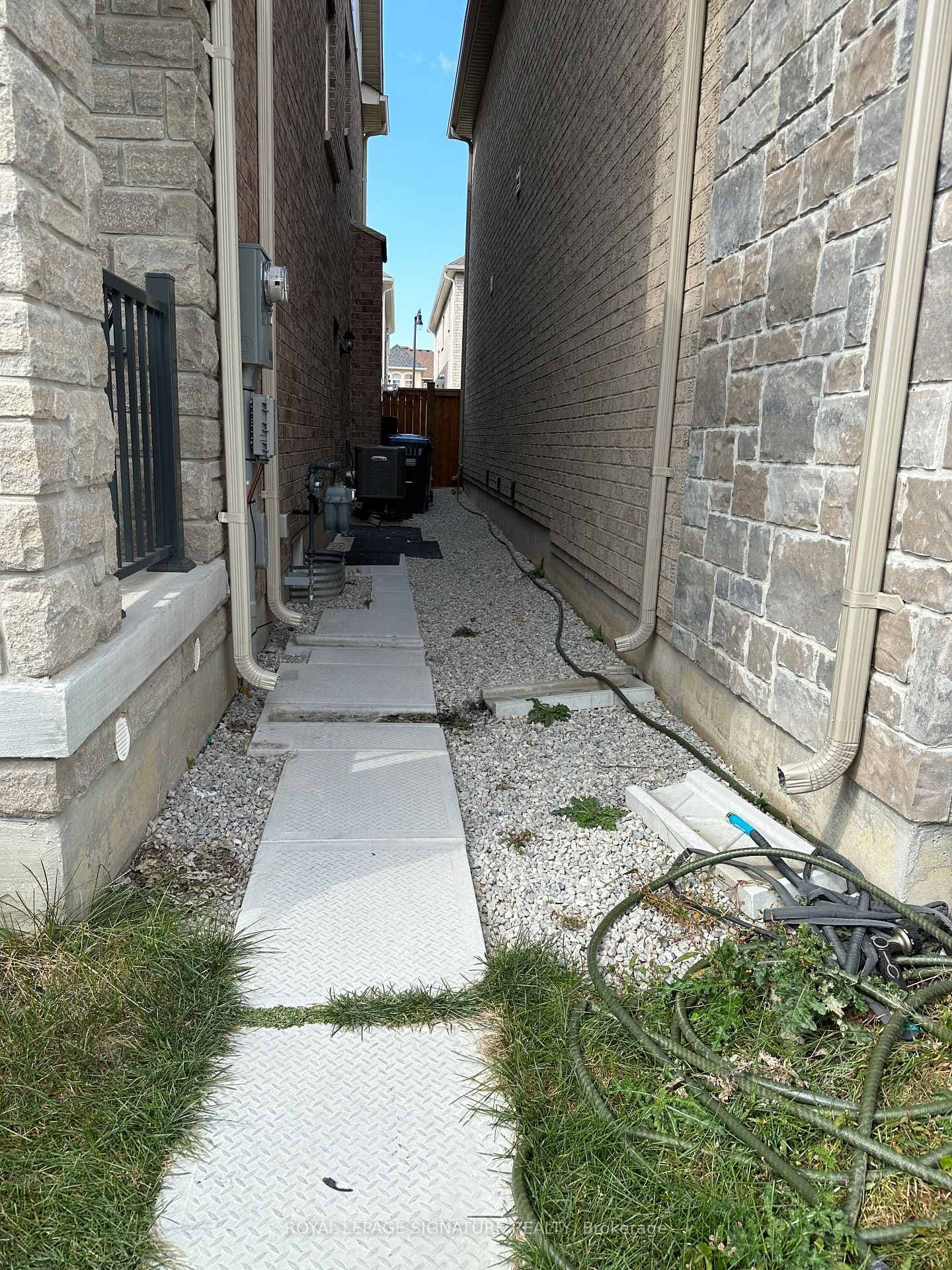 138 Finegan Circle Unit Bsmt photo 3