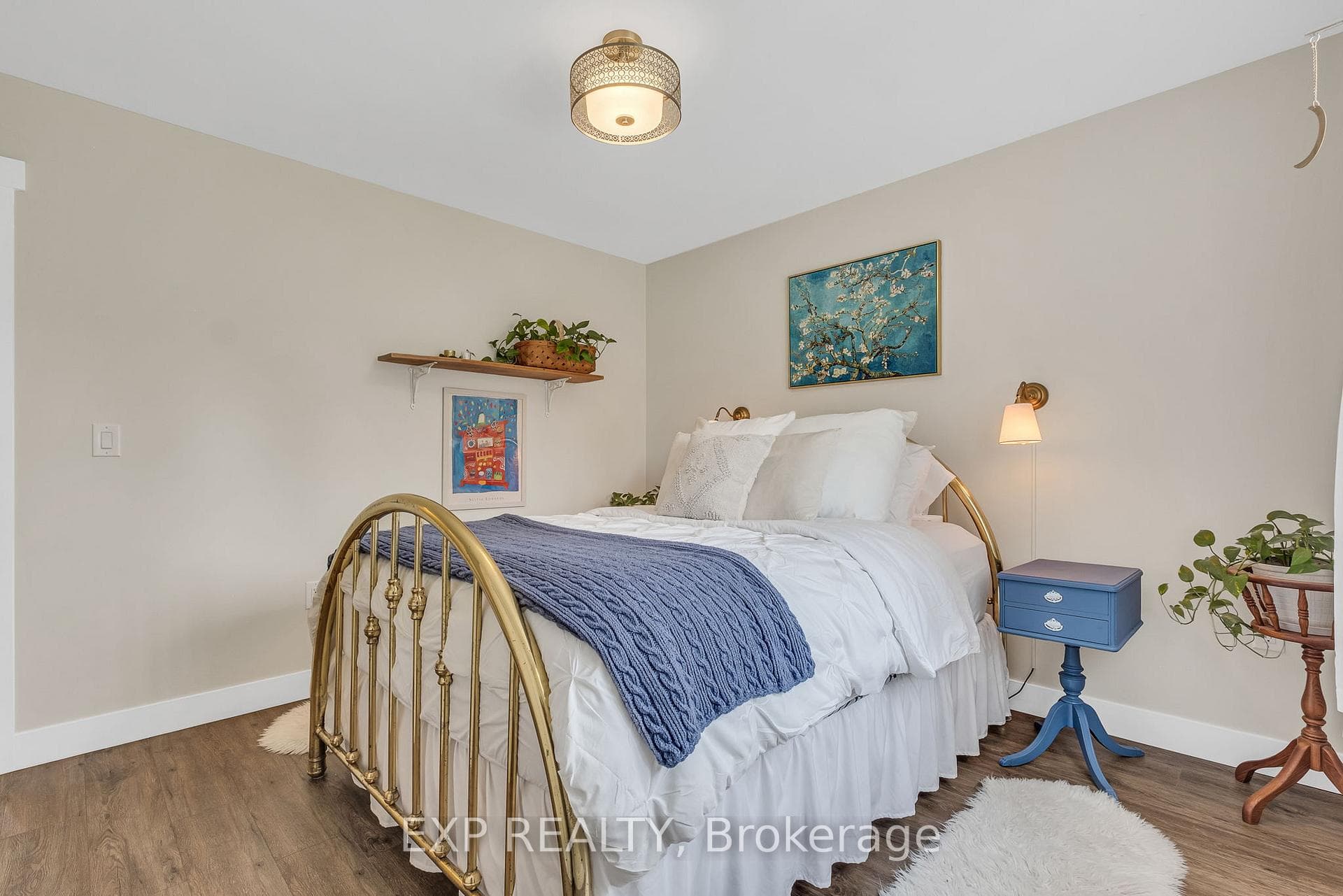 148 University Avenue photo 33