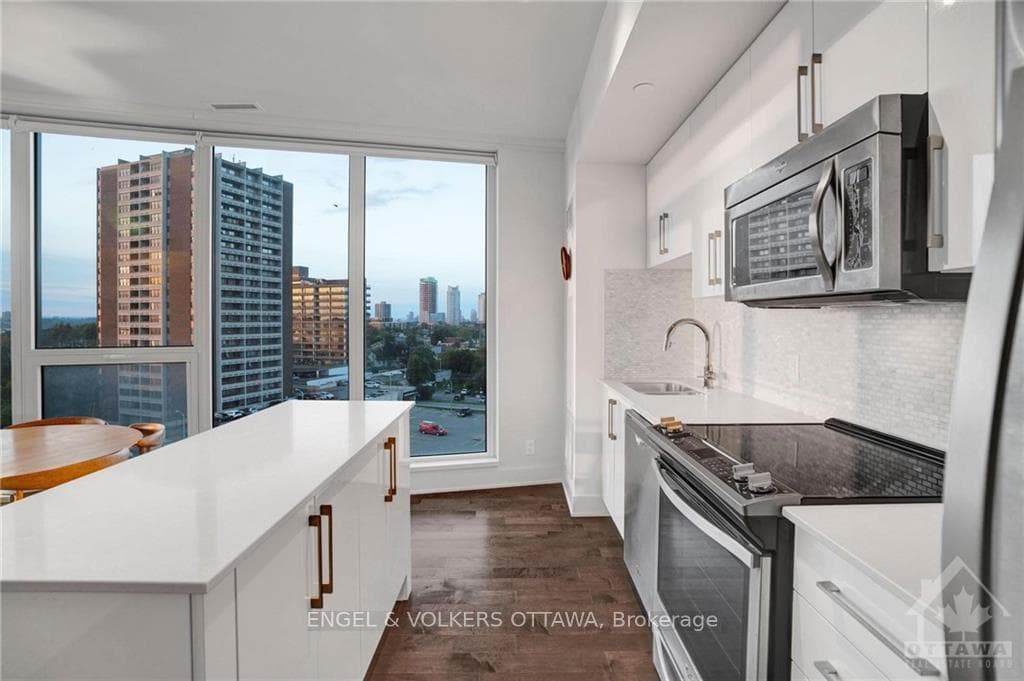 485 RICHMOND Road Unit 805 photo 13