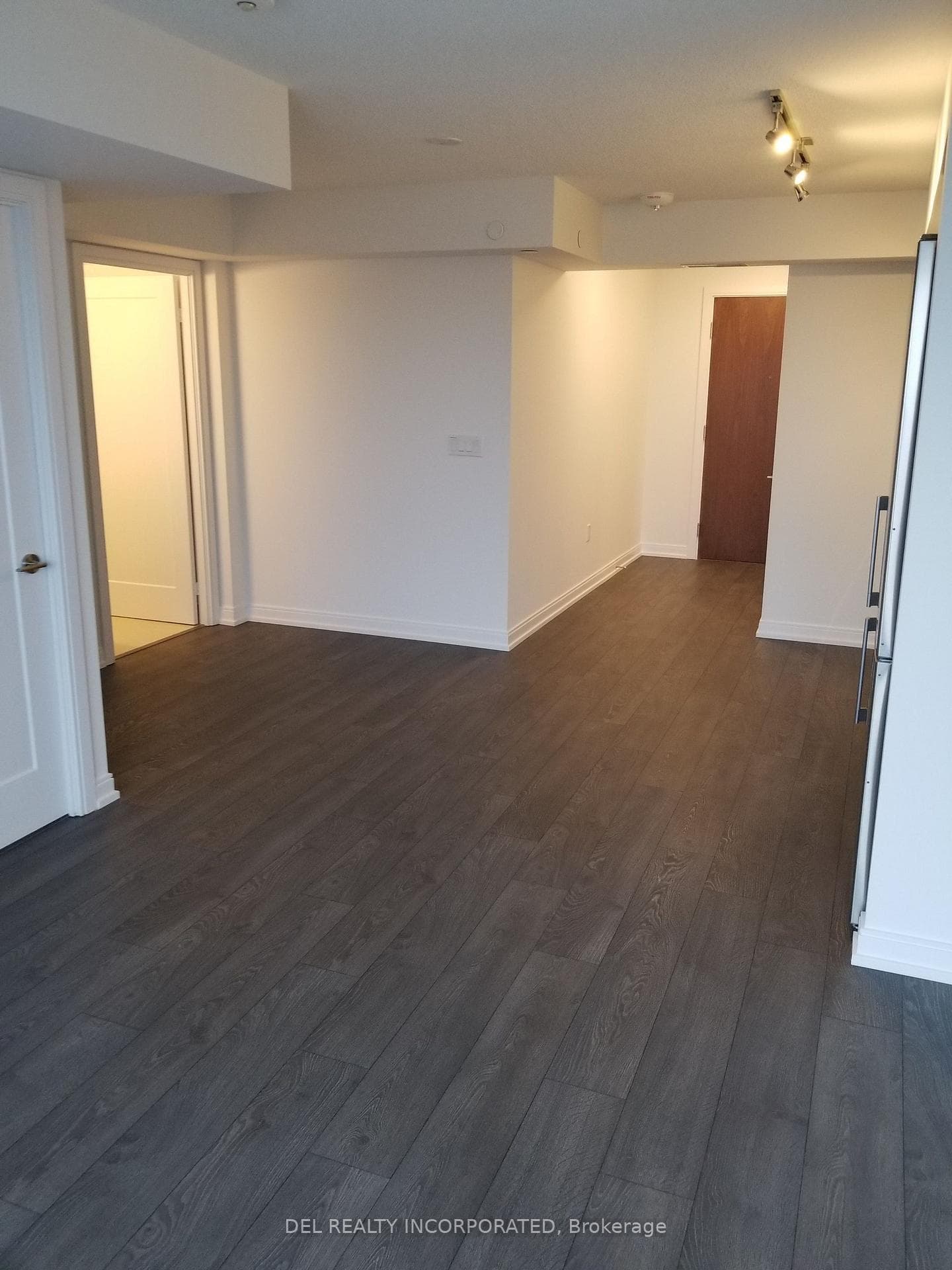 275 Village Green Square Unit 2618 photo 3