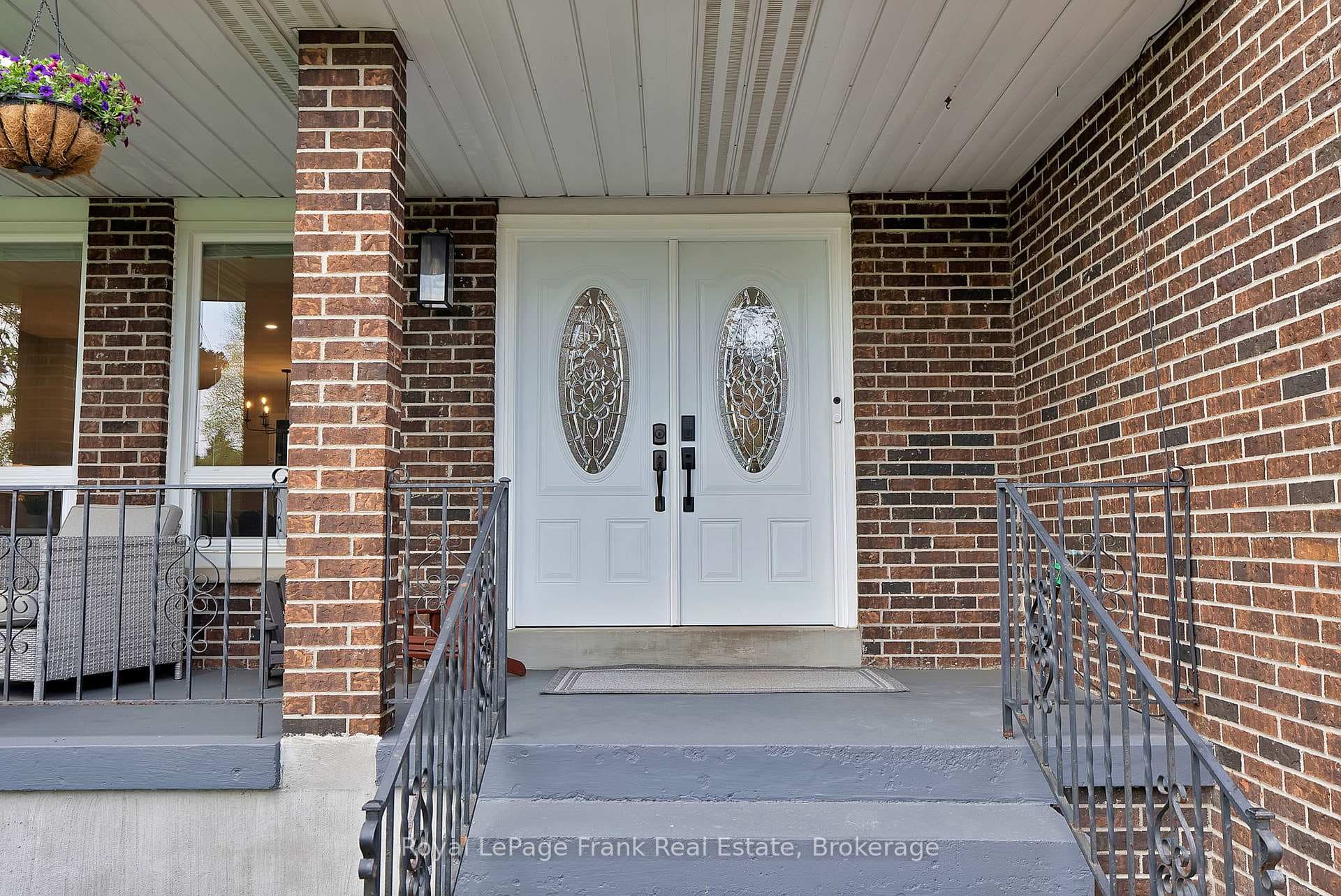 8 Gamron Avenue photo 33