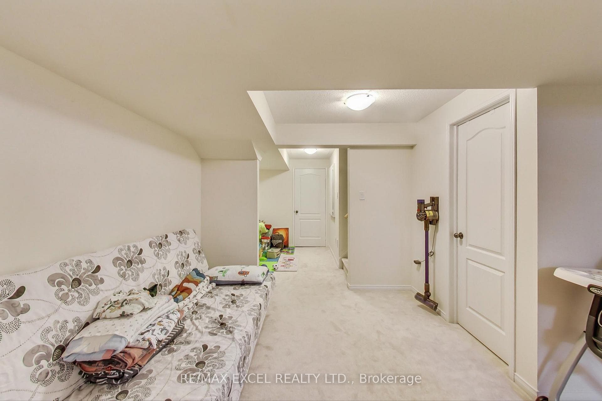 58 Andrew Green Crescent photo 24